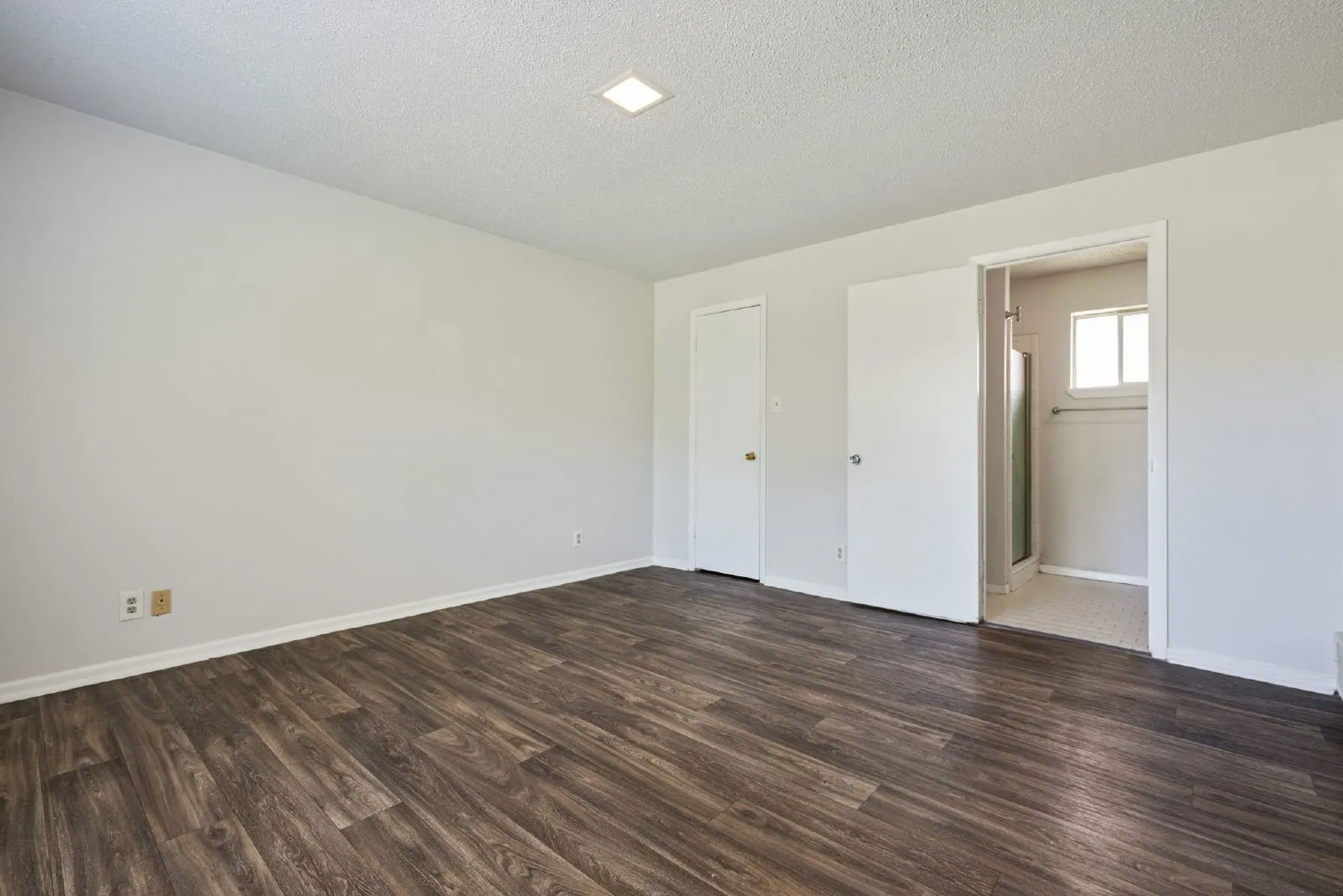Single Family Residence For Rent in Tarrant County , 4913 Westlake Drive, Fort Worth, Texas 76132, 2 Bedroom, 2 Bathroom, Garage spaces, 1,400 Sqft, built in 1965, mls#21358684, Real Estate Agent in Fort Worth, Homes For Rent in Tarrant county, Homes For Rent in Fort Worth, Realtor in Fort Worth Texas, Real Estate Brokerage Independent Realty Texas, Luminita Cordes Realtor