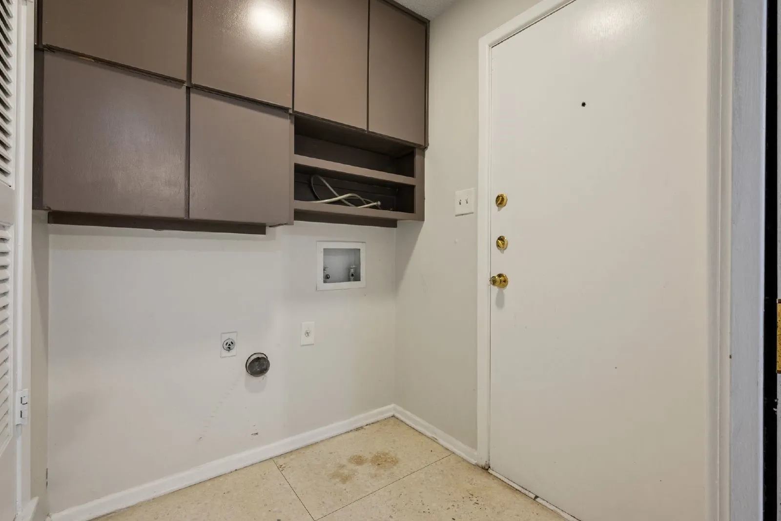 Single Family Residence For Rent in Tarrant County , 4913 Westlake Drive, Fort Worth, Texas 76132, 2 Bedroom, 2 Bathroom, Garage spaces, 1,400 Sqft, built in 1965, mls#21358684, Real Estate Agent in Fort Worth, Homes For Rent in Tarrant county, Homes For Rent in Fort Worth, Realtor in Fort Worth Texas, Real Estate Brokerage Independent Realty Texas, Luminita Cordes Realtor
