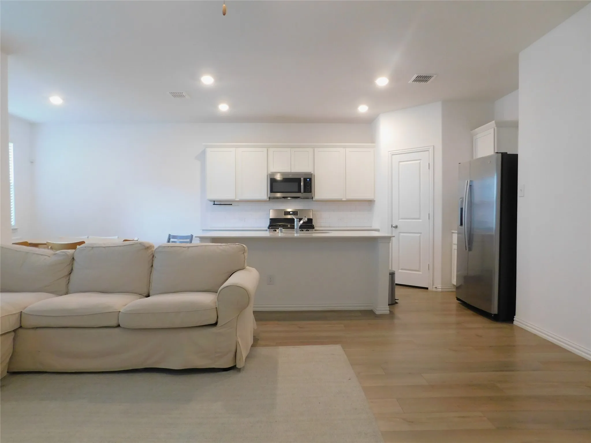 Single Family Residence For Rent in Denton County , 3500 Kingsview Drive, Denton, Texas 76207, 4 Bedroom, 2 Bathroom, 2 Garage spaces, 1,834 Sqft, built in 2022, mls#21357920, Real Estate Agent in Denton, Homes For Rent in Denton county, Homes For Rent in Denton, Realtor in Denton Texas, Real Estate Brokerage Independent Realty Texas, Luminita Cordes Realtor