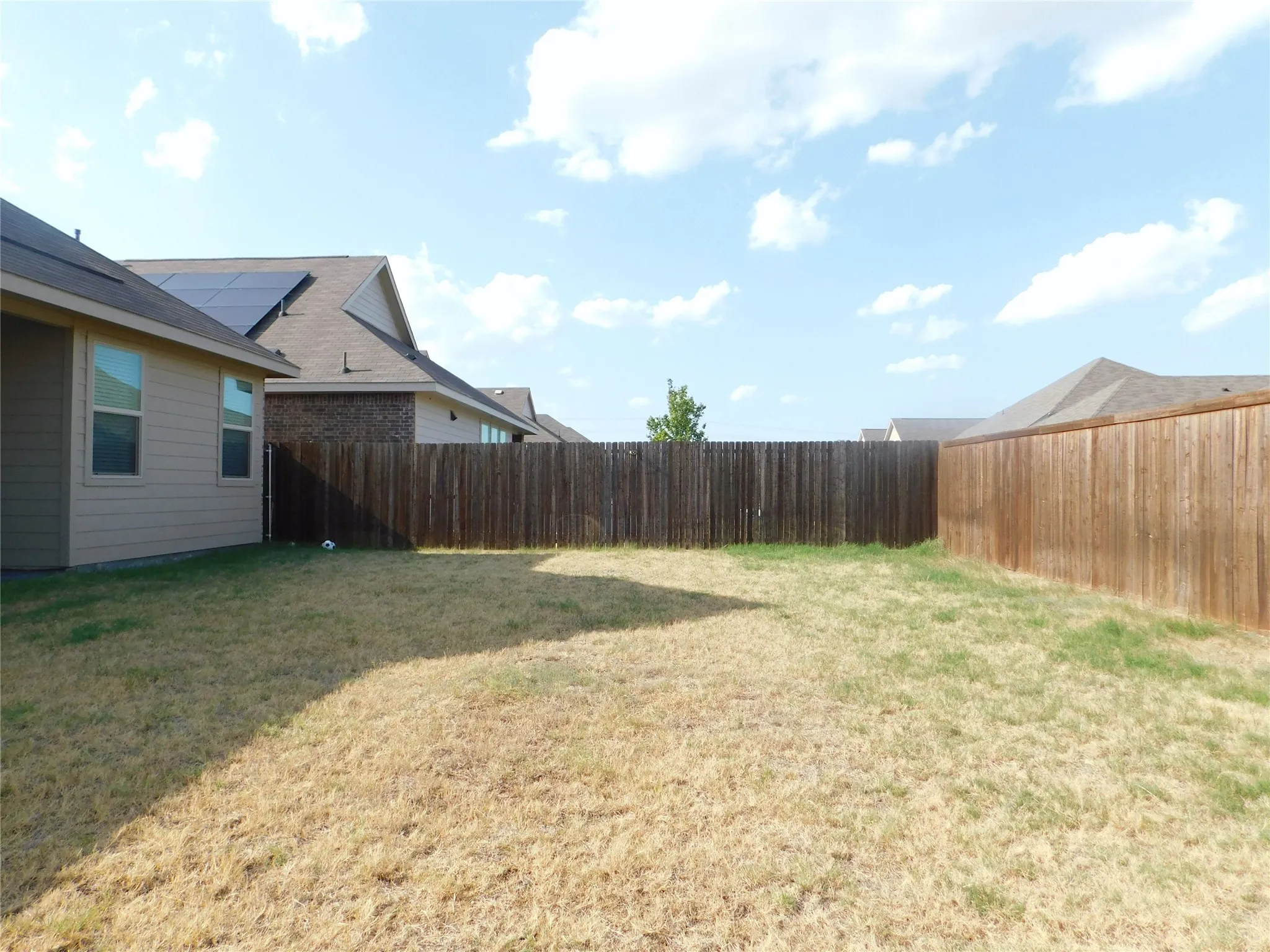 Single Family Residence For Rent in Denton County , 3500 Kingsview Drive, Denton, Texas 76207, 4 Bedroom, 2 Bathroom, 2 Garage spaces, 1,834 Sqft, built in 2022, mls#21357920, Real Estate Agent in Denton, Homes For Rent in Denton county, Homes For Rent in Denton, Realtor in Denton Texas, Real Estate Brokerage Independent Realty Texas, Luminita Cordes Realtor