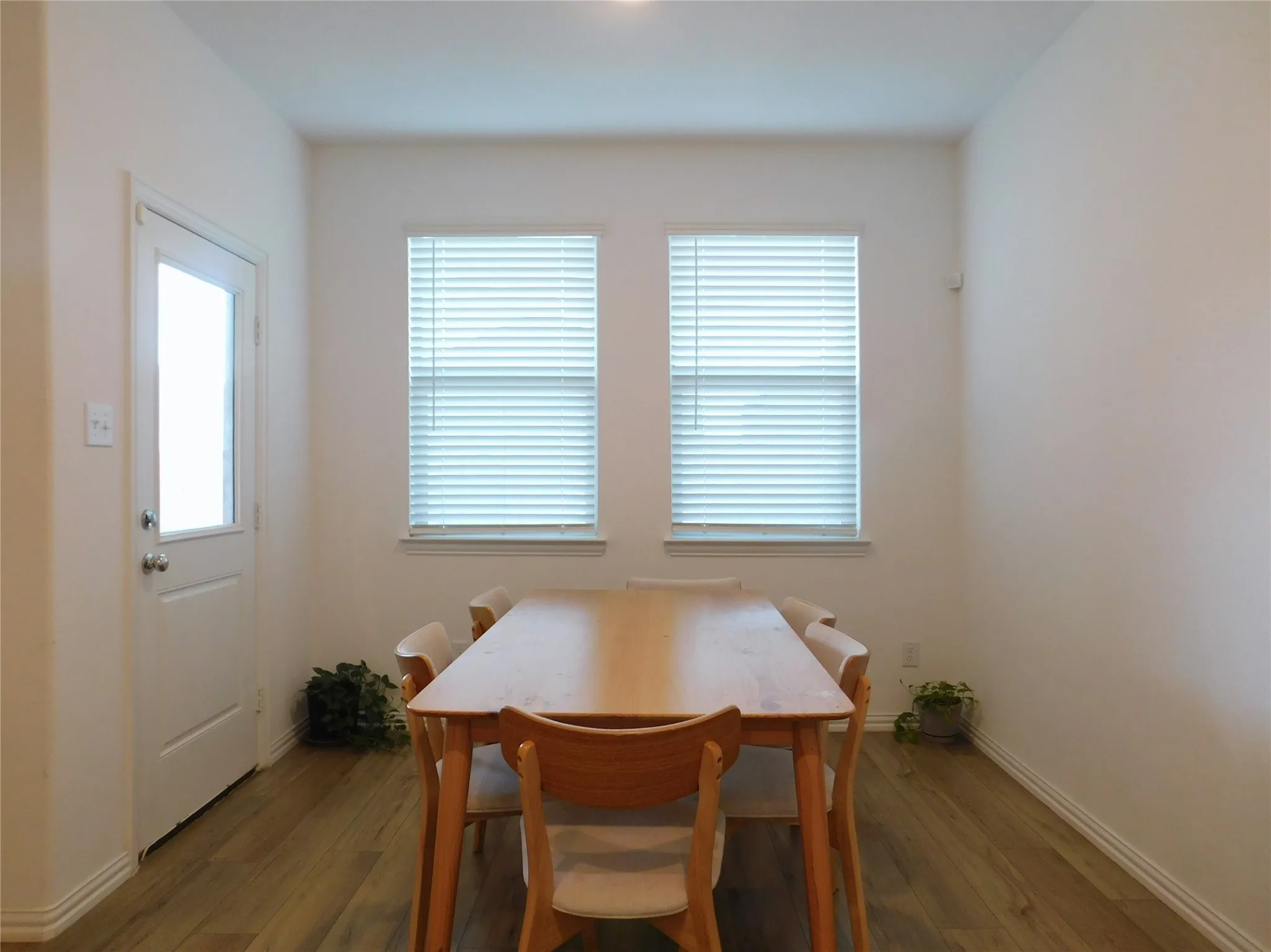 Single Family Residence For Rent in Denton County , 3500 Kingsview Drive, Denton, Texas 76207, 4 Bedroom, 2 Bathroom, 2 Garage spaces, 1,834 Sqft, built in 2022, mls#21357920, Real Estate Agent in Denton, Homes For Rent in Denton county, Homes For Rent in Denton, Realtor in Denton Texas, Real Estate Brokerage Independent Realty Texas, Luminita Cordes Realtor