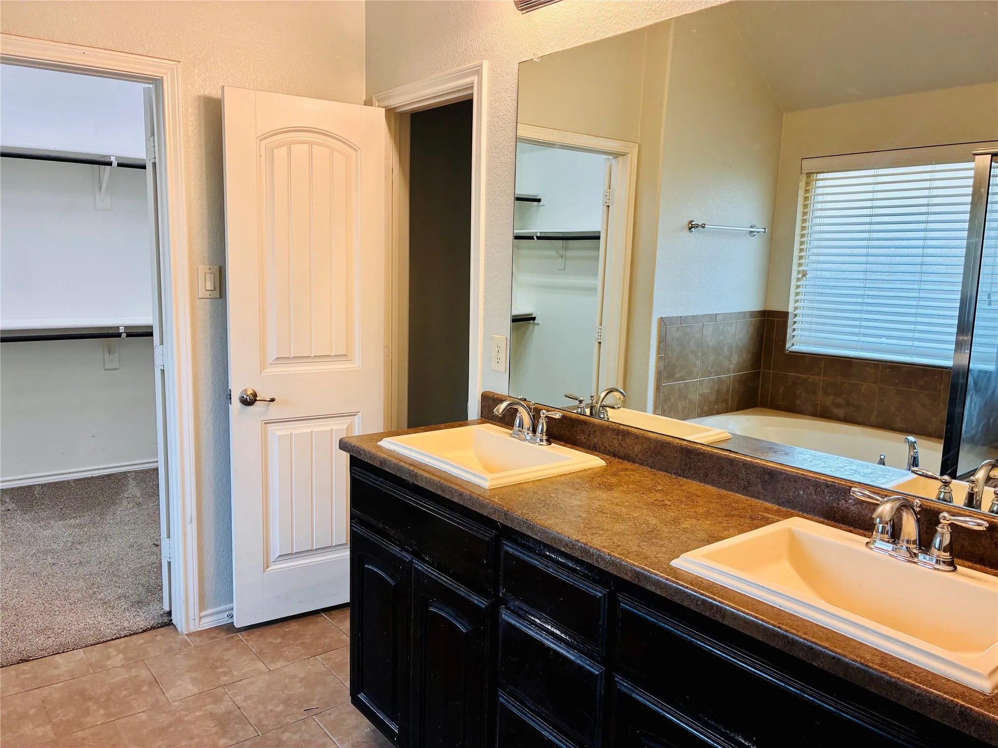 Single Family Residence For Sale in Parker County , 2229 Caroline Drive, Weatherford, Texas 76087, 4 Bedroom, 2 Bathroom, 2 Garage spaces, 2,410 Sqft, built in 2012, mls#21355729, Real Estate Agent in Weatherford, Homes For Sale in Parker county, Homes For Sale in Weatherford, Realtor in Weatherford Texas, Real Estate Brokerage Independent Realty Texas, Luminita Cordes Realtor