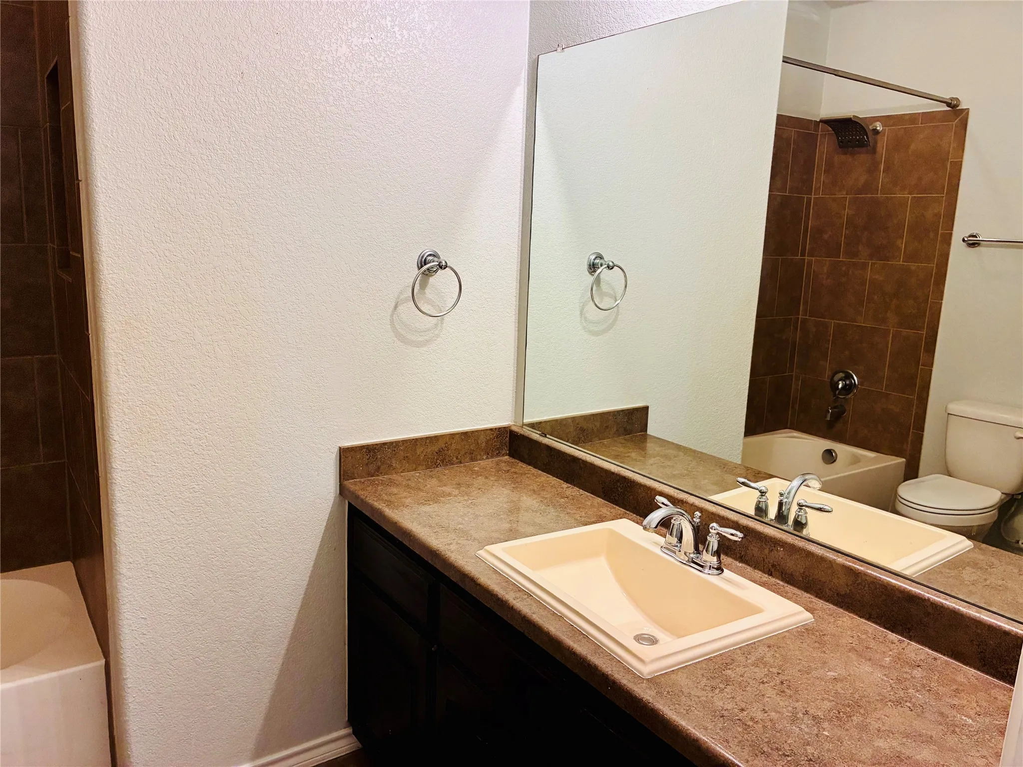 Single Family Residence For Sale in Parker County , 2229 Caroline Drive, Weatherford, Texas 76087, 4 Bedroom, 2 Bathroom, 2 Garage spaces, 2,410 Sqft, built in 2012, mls#21355729, Real Estate Agent in Weatherford, Homes For Sale in Parker county, Homes For Sale in Weatherford, Realtor in Weatherford Texas, Real Estate Brokerage Independent Realty Texas, Luminita Cordes Realtor