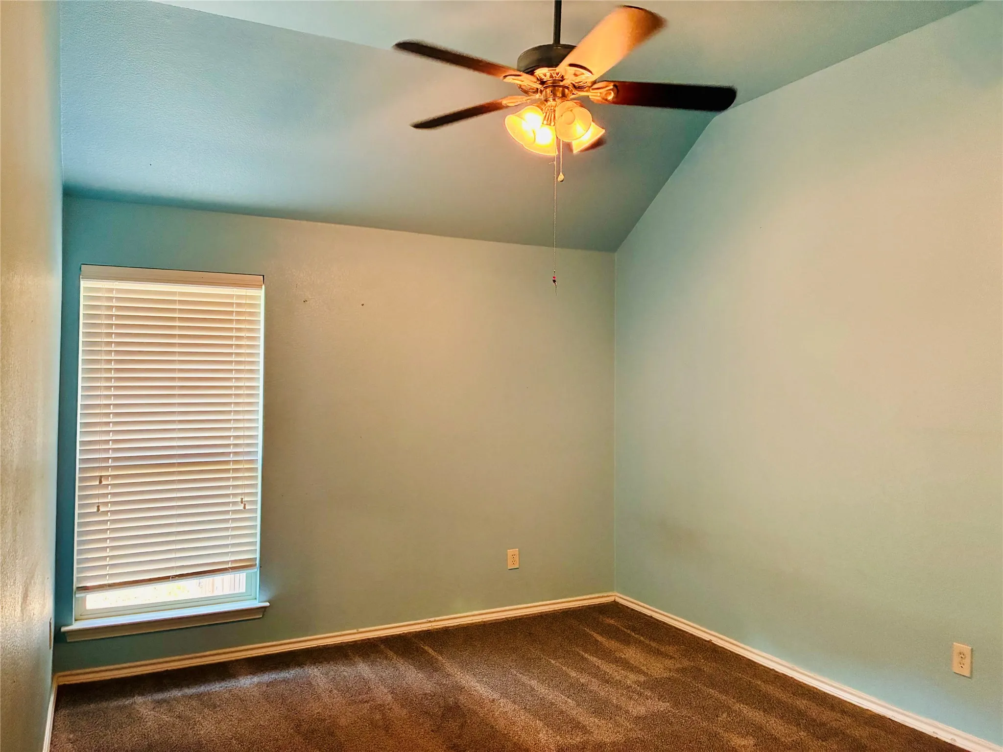 Single Family Residence For Sale in Parker County , 2229 Caroline Drive, Weatherford, Texas 76087, 4 Bedroom, 2 Bathroom, 2 Garage spaces, 2,410 Sqft, built in 2012, mls#21355729, Real Estate Agent in Weatherford, Homes For Sale in Parker county, Homes For Sale in Weatherford, Realtor in Weatherford Texas, Real Estate Brokerage Independent Realty Texas, Luminita Cordes Realtor
