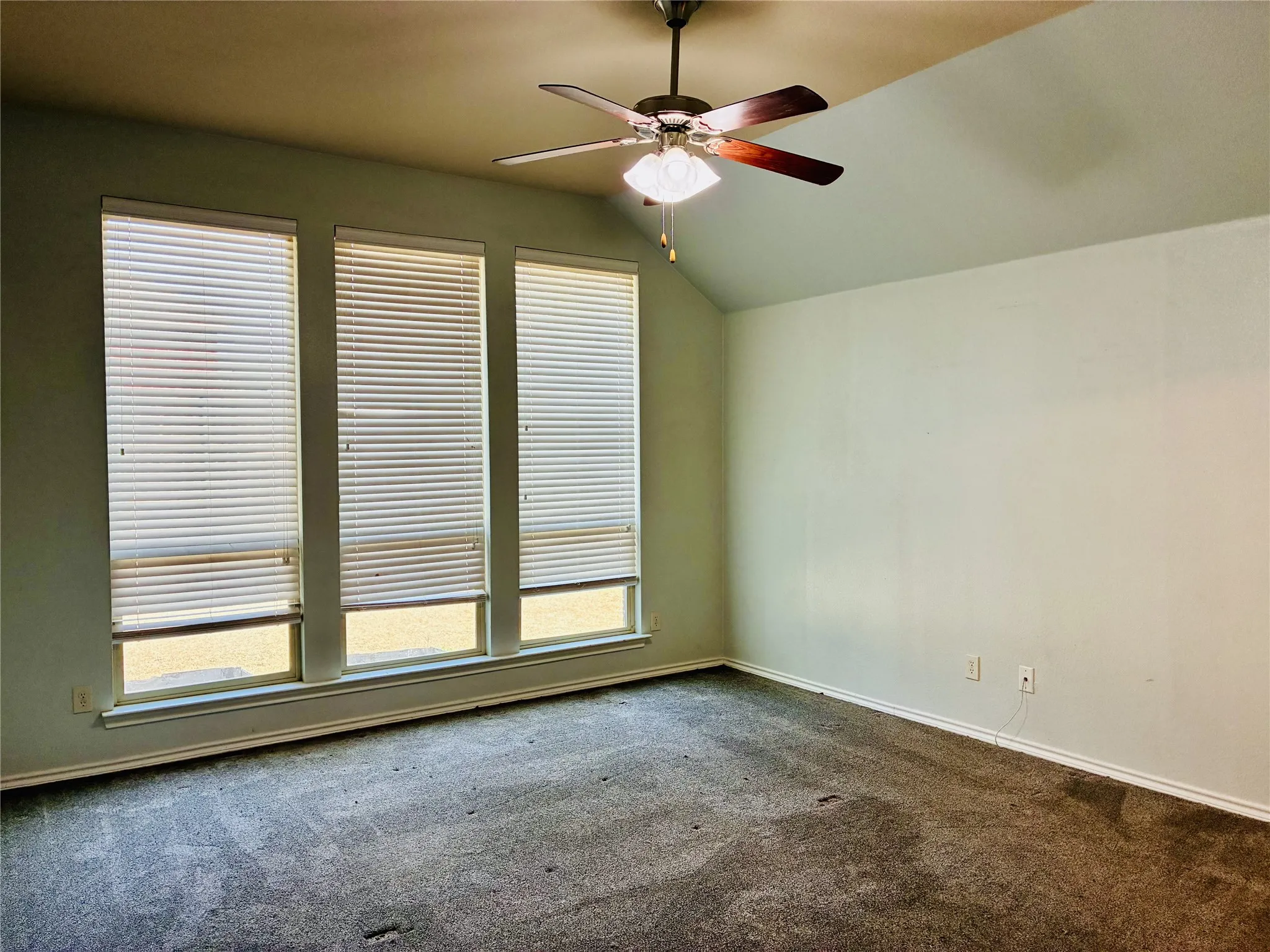 Single Family Residence For Sale in Parker County , 2229 Caroline Drive, Weatherford, Texas 76087, 4 Bedroom, 2 Bathroom, 2 Garage spaces, 2,410 Sqft, built in 2012, mls#21355729, Real Estate Agent in Weatherford, Homes For Sale in Parker county, Homes For Sale in Weatherford, Realtor in Weatherford Texas, Real Estate Brokerage Independent Realty Texas, Luminita Cordes Realtor