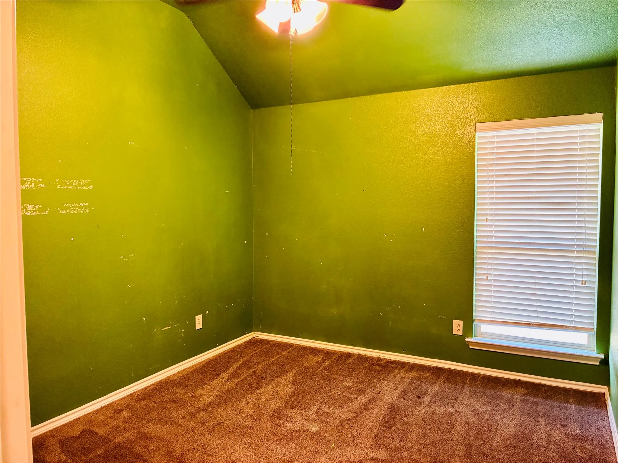 Single Family Residence For Sale in Parker County , 2229 Caroline Drive, Weatherford, Texas 76087, 4 Bedroom, 2 Bathroom, 2 Garage spaces, 2,410 Sqft, built in 2012, mls#21355729, Real Estate Agent in Weatherford, Homes For Sale in Parker county, Homes For Sale in Weatherford, Realtor in Weatherford Texas, Real Estate Brokerage Independent Realty Texas, Luminita Cordes Realtor