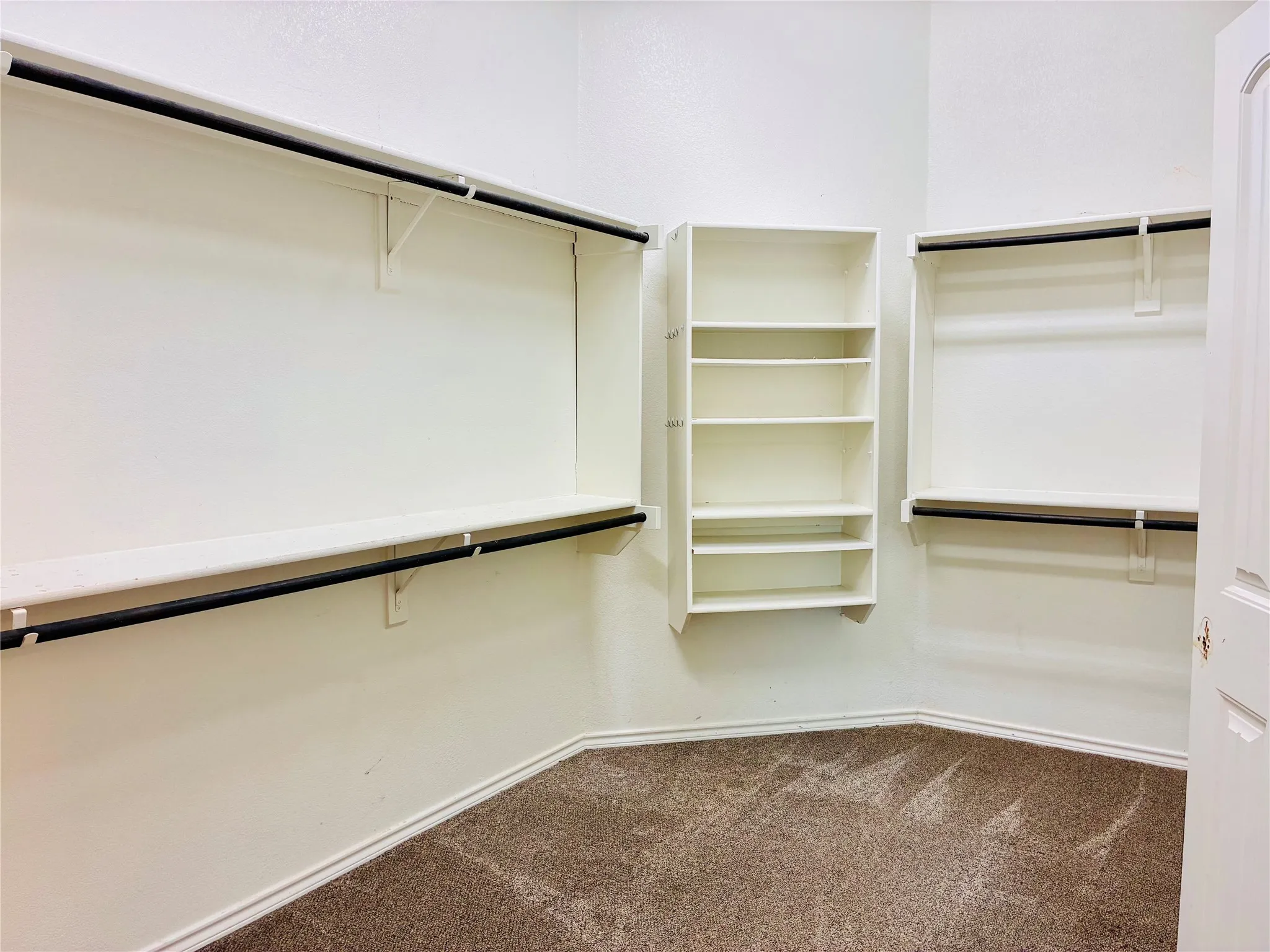 Single Family Residence For Sale in Parker County , 2229 Caroline Drive, Weatherford, Texas 76087, 4 Bedroom, 2 Bathroom, 2 Garage spaces, 2,410 Sqft, built in 2012, mls#21355729, Real Estate Agent in Weatherford, Homes For Sale in Parker county, Homes For Sale in Weatherford, Realtor in Weatherford Texas, Real Estate Brokerage Independent Realty Texas, Luminita Cordes Realtor