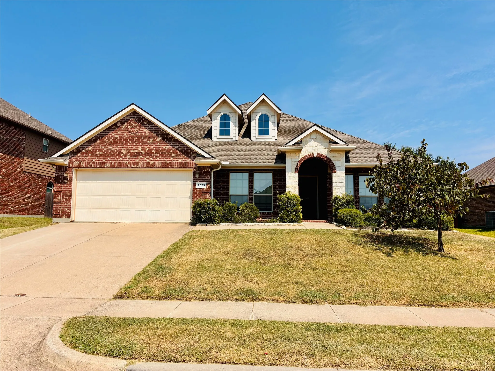 Single Family Residence For Sale in Parker County , 2229 Caroline Drive, Weatherford, Texas 76087, 4 Bedroom, 2 Bathroom, 2 Garage spaces, 2,410 Sqft, built in 2012, mls#21355729, Real Estate Agent in Weatherford, Homes For Sale in Parker county, Homes For Sale in Weatherford, Realtor in Weatherford Texas, Real Estate Brokerage Independent Realty Texas, Luminita Cordes Realtor