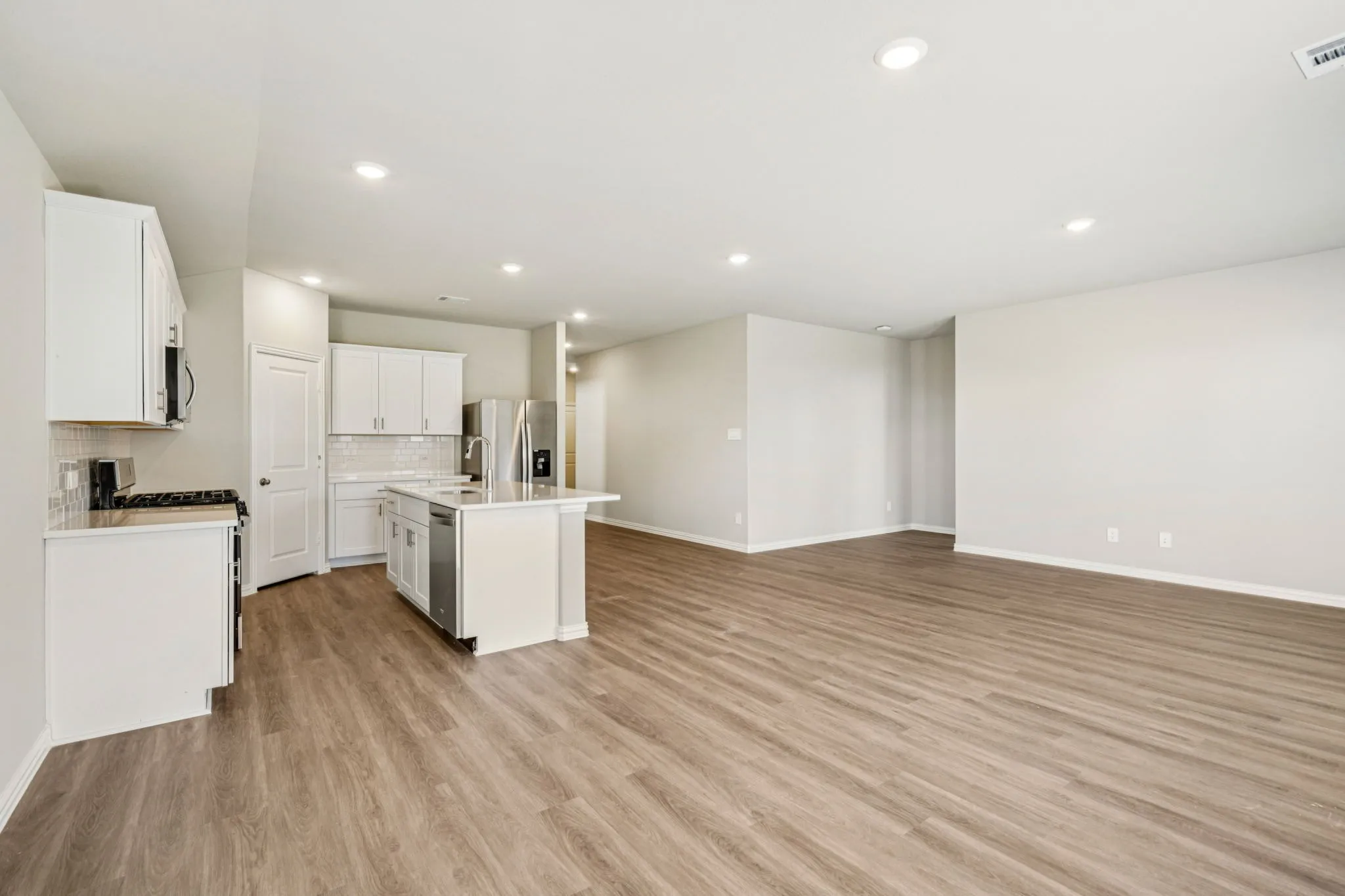 Photo is not of the actual home, but is an inspirational photo of builder’s model home and may depict options, furnishings, and/or decorator features that are not included.