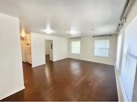 Apartment For Rent in Denton County , 932 Fannin Street, Denton, Texas 76201, 1 Bedroom, 1 Bathroom, Garage spaces, 575 Sqft, built in 2002, Price $900, mls#21358669, Real Estate Agent in Denton, Homes For Rent in Denton county, Homes For Rent in Denton, Realtor in Denton Texas, Real Estate Brokerage Independent Realty Texas, Luminita Cordes Realtor