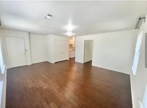 Apartment For Rent in Denton County , 932 Fannin Street, Denton, Texas 76201, 1 Bedroom, 1 Bathroom, Garage spaces, 575 Sqft, built in 2002, Price $900, mls#21358669, Real Estate Agent in Denton, Homes For Rent in Denton county, Homes For Rent in Denton, Realtor in Denton Texas, Real Estate Brokerage Independent Realty Texas, Luminita Cordes Realtor