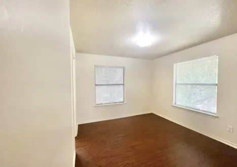 Apartment For Rent in Denton County , 932 Fannin Street, Denton, Texas 76201, 1 Bedroom, 1 Bathroom, Garage spaces, 575 Sqft, built in 2002, Price $900, mls#21358669, Real Estate Agent in Denton, Homes For Rent in Denton county, Homes For Rent in Denton, Realtor in Denton Texas, Real Estate Brokerage Independent Realty Texas, Luminita Cordes Realtor