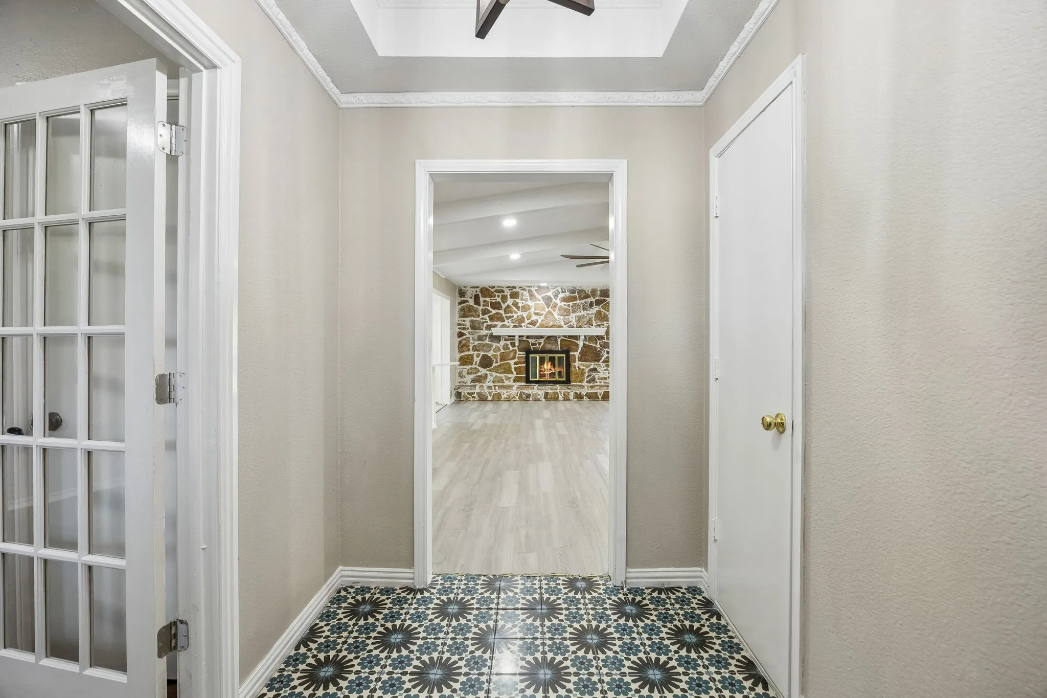 Single Family Residence For Sale in Dallas County , 117 Wesley Drive, De Soto, Texas 75115, 3 Bedroom, 2 Bathroom, 2 Garage spaces, 2,259 Sqft, built in 1972, mls#21357608, Real Estate Agent in De Soto, Homes For Sale in Dallas county, Homes For Sale in De Soto, Realtor in De Soto Texas, Real Estate Brokerage Independent Realty Texas, Luminita Cordes Realtor