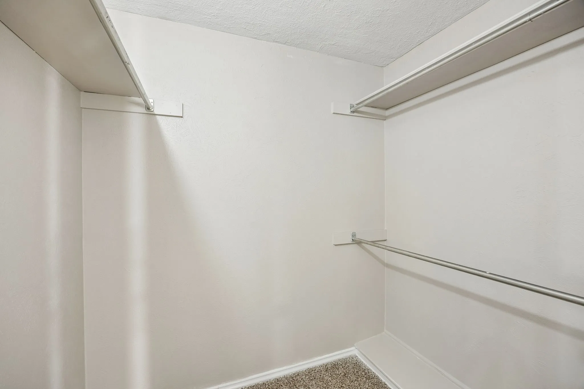 Single Family Residence For Sale in Dallas County , 117 Wesley Drive, De Soto, Texas 75115, 3 Bedroom, 2 Bathroom, 2 Garage spaces, 2,259 Sqft, built in 1972, mls#21357608, Real Estate Agent in De Soto, Homes For Sale in Dallas county, Homes For Sale in De Soto, Realtor in De Soto Texas, Real Estate Brokerage Independent Realty Texas, Luminita Cordes Realtor