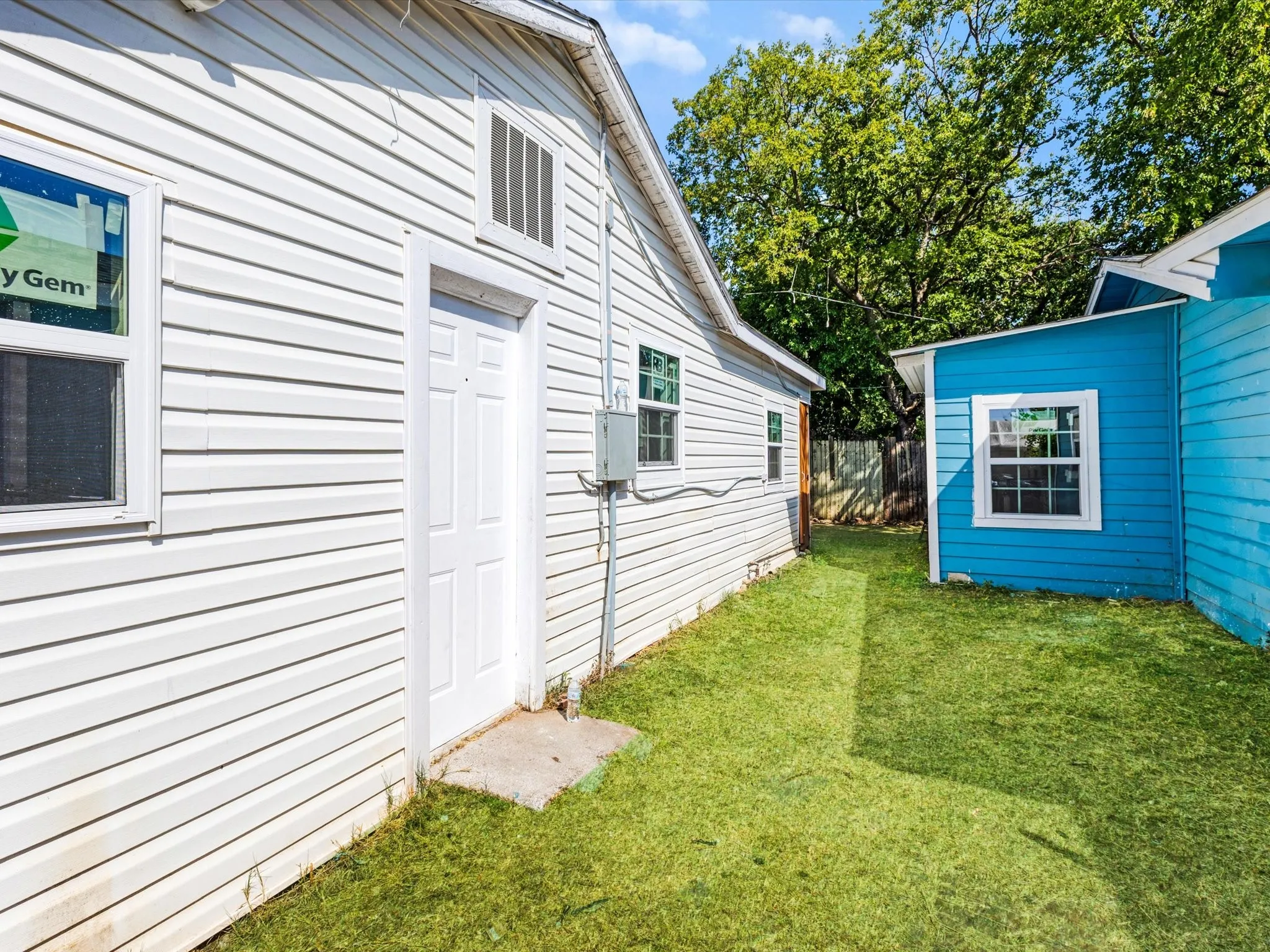 Single Family Residence For Sale in Tarrant County , 2618 NW 23rd Street, Fort Worth, Texas 76106, 6 Bedroom, 3 Bathroom, Garage spaces, 1,615 Sqft, built in 1947, Price $279,999, mls#21353756, Real Estate Agent in Fort Worth, Homes For Sale in Tarrant county, Homes For Sale in Fort Worth, Realtor in Fort Worth Texas, Real Estate Brokerage Independent Realty Texas, Luminita Cordes Realtor