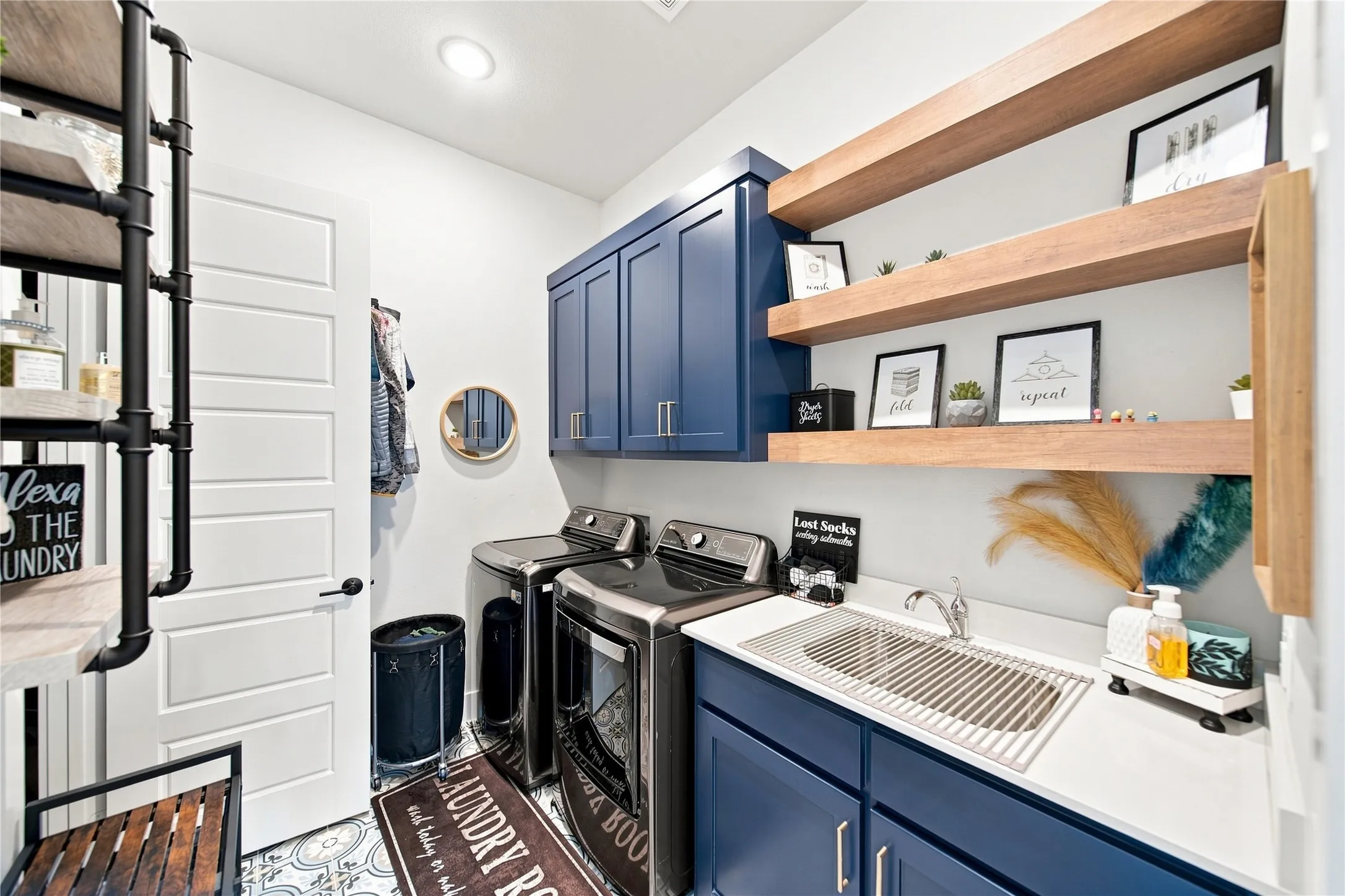 Single Family Residence For Sale in Collin County , 903 Leola Lane, Allen, Texas 75013, 4 Bedroom, 4 Bathroom, 2 Garage spaces, 3,888 Sqft, built in 2020, mls#21357327, Real Estate Agent in Allen, Homes For Sale in Collin county, Homes For Sale in Allen, Realtor in Allen Texas, Real Estate Brokerage Independent Realty Texas, Luminita Cordes Realtor