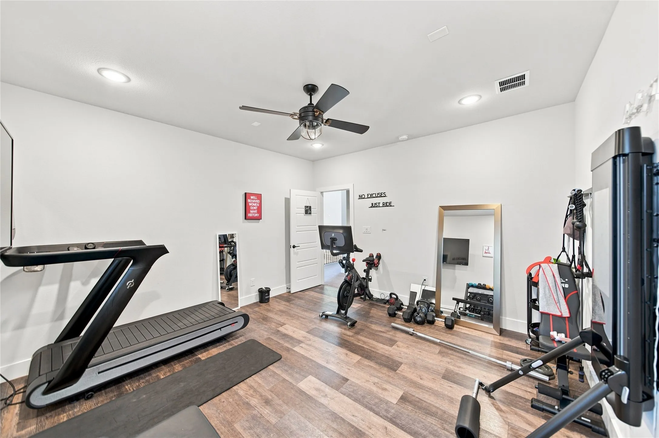 Single Family Residence For Sale in Collin County , 903 Leola Lane, Allen, Texas 75013, 4 Bedroom, 4 Bathroom, 2 Garage spaces, 3,888 Sqft, built in 2020, mls#21357327, Real Estate Agent in Allen, Homes For Sale in Collin county, Homes For Sale in Allen, Realtor in Allen Texas, Real Estate Brokerage Independent Realty Texas, Luminita Cordes Realtor