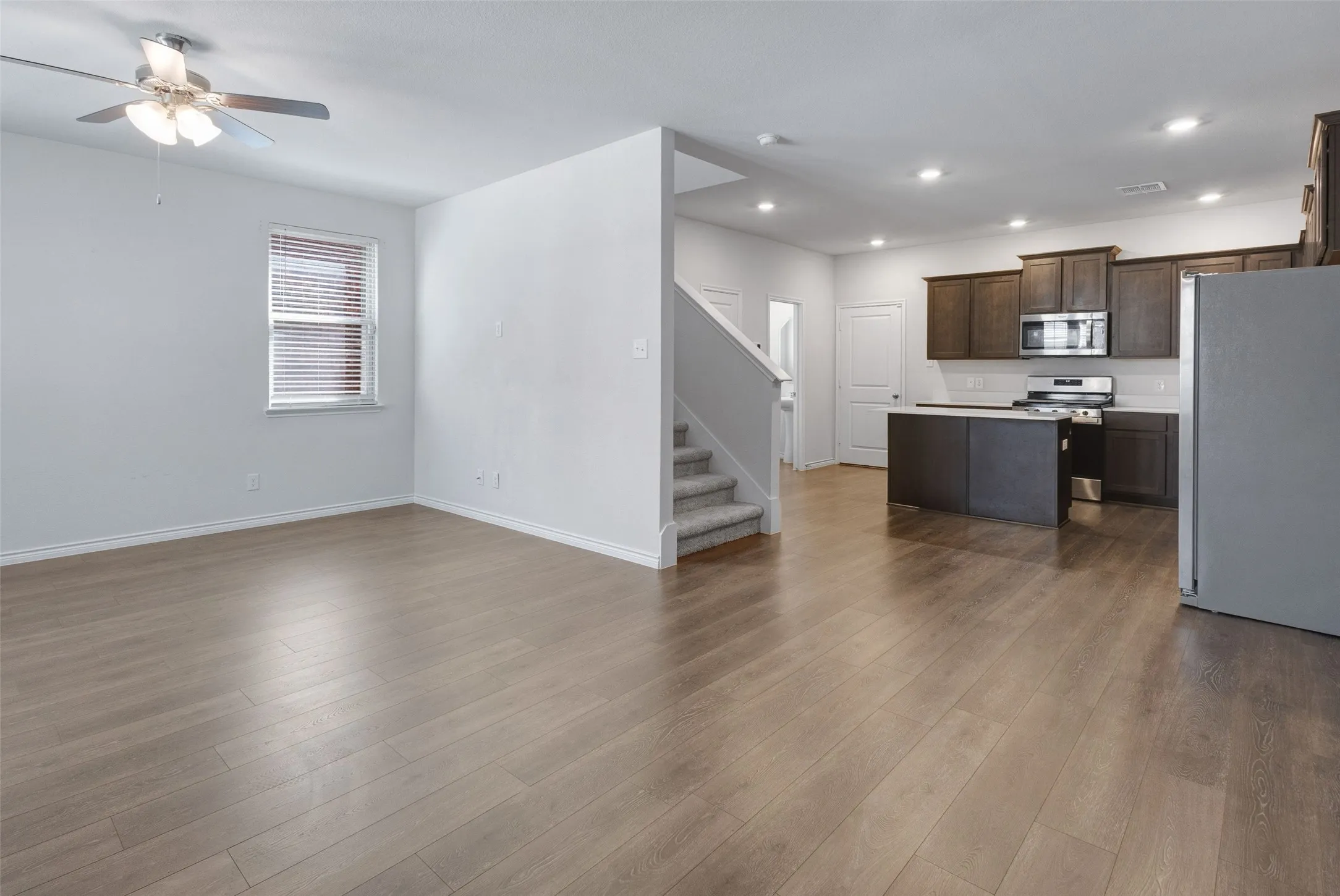 Townhouse For Sale in Dallas County , 2244 Lasso Court, Mesquite, Texas 75149, 3 Bedroom, 3 Bathroom, 2 Garage spaces, 1,815 Sqft, built in 2021, mls#21356512, Real Estate Agent in Mesquite, Homes For Sale in Dallas county, Homes For Sale in Mesquite, Realtor in Mesquite Texas, Real Estate Brokerage Independent Realty Texas, Luminita Cordes Realtor