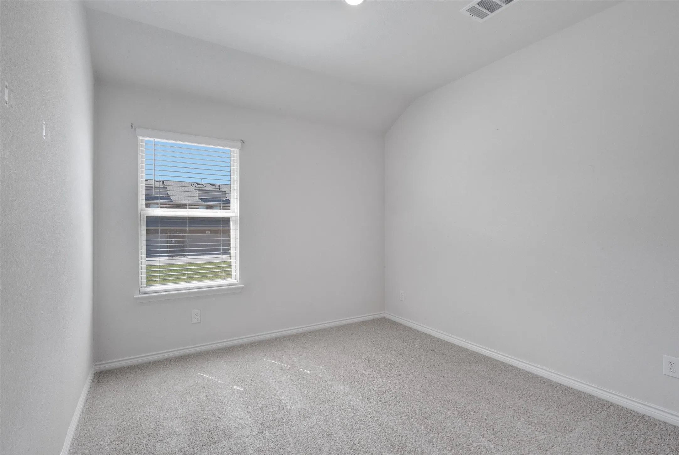 Townhouse For Sale in Dallas County , 2244 Lasso Court, Mesquite, Texas 75149, 3 Bedroom, 3 Bathroom, 2 Garage spaces, 1,815 Sqft, built in 2021, mls#21356512, Real Estate Agent in Mesquite, Homes For Sale in Dallas county, Homes For Sale in Mesquite, Realtor in Mesquite Texas, Real Estate Brokerage Independent Realty Texas, Luminita Cordes Realtor