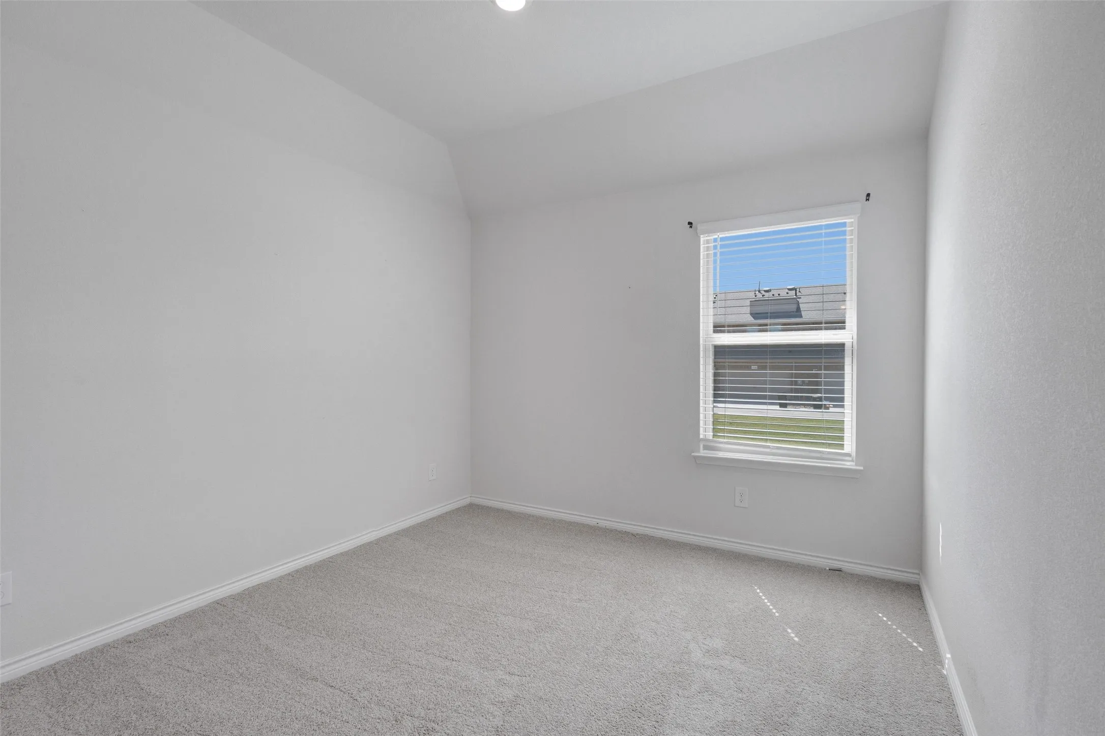 Townhouse For Sale in Dallas County , 2244 Lasso Court, Mesquite, Texas 75149, 3 Bedroom, 3 Bathroom, 2 Garage spaces, 1,815 Sqft, built in 2021, mls#21356512, Real Estate Agent in Mesquite, Homes For Sale in Dallas county, Homes For Sale in Mesquite, Realtor in Mesquite Texas, Real Estate Brokerage Independent Realty Texas, Luminita Cordes Realtor
