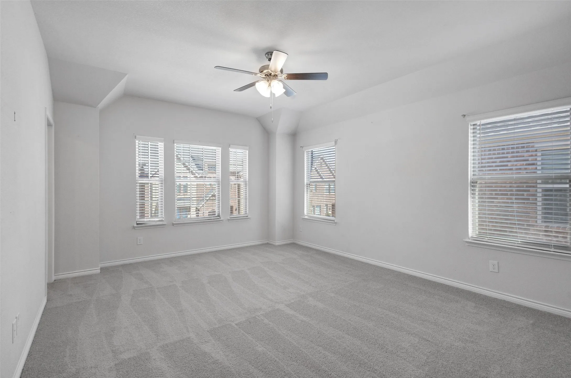 Townhouse For Sale in Dallas County , 2244 Lasso Court, Mesquite, Texas 75149, 3 Bedroom, 3 Bathroom, 2 Garage spaces, 1,815 Sqft, built in 2021, mls#21356512, Real Estate Agent in Mesquite, Homes For Sale in Dallas county, Homes For Sale in Mesquite, Realtor in Mesquite Texas, Real Estate Brokerage Independent Realty Texas, Luminita Cordes Realtor