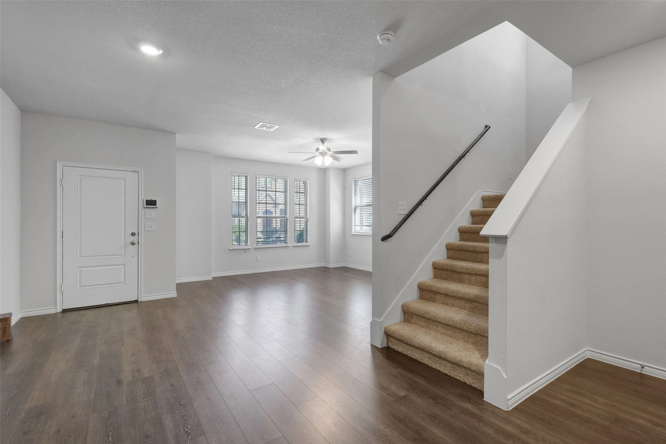 Townhouse For Sale in Dallas County , 2244 Lasso Court, Mesquite, Texas 75149, 3 Bedroom, 3 Bathroom, 2 Garage spaces, 1,815 Sqft, built in 2021, mls#21356512, Real Estate Agent in Mesquite, Homes For Sale in Dallas county, Homes For Sale in Mesquite, Realtor in Mesquite Texas, Real Estate Brokerage Independent Realty Texas, Luminita Cordes Realtor