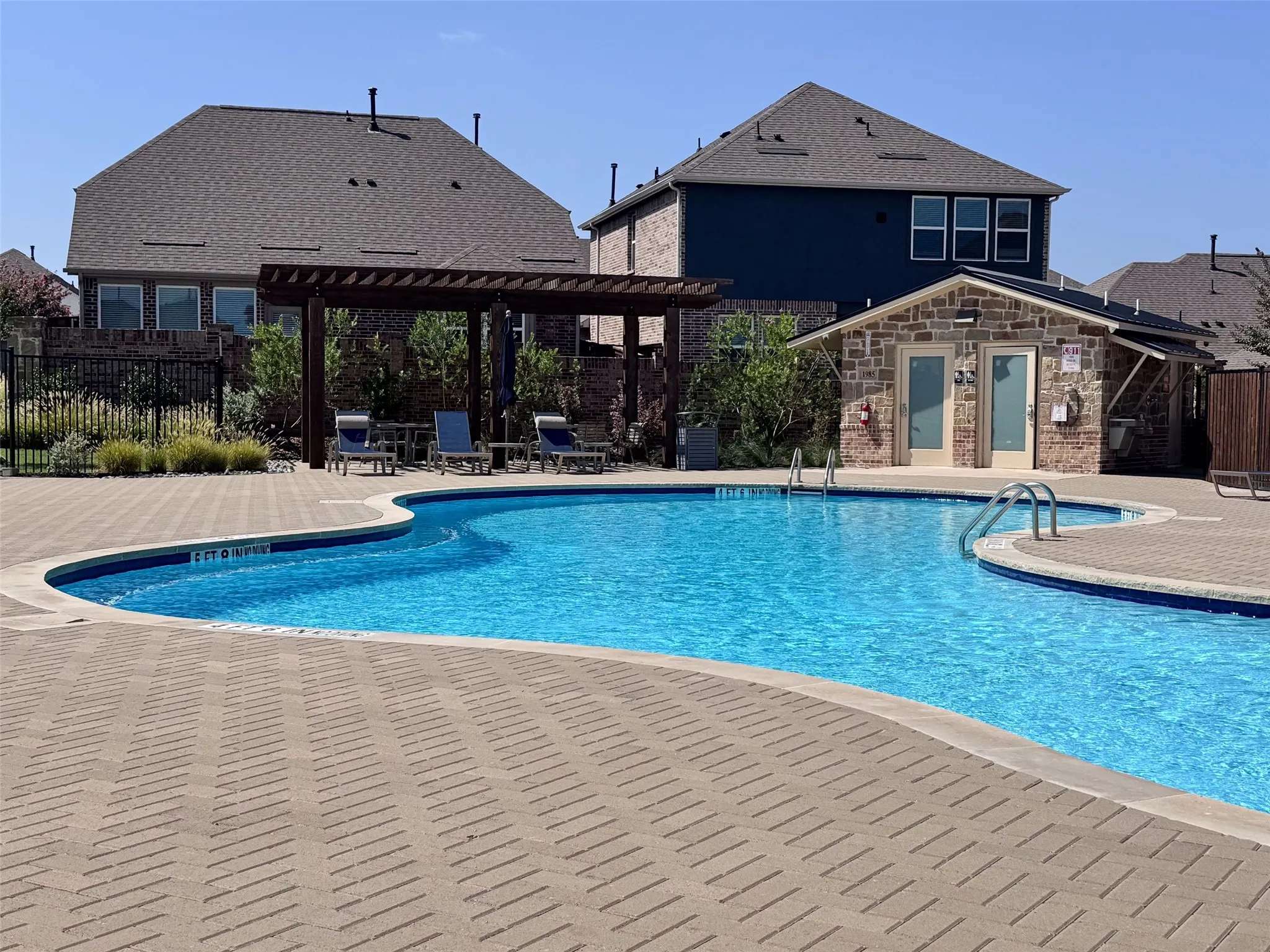 Townhouse For Sale in Dallas County , 2244 Lasso Court, Mesquite, Texas 75149, 3 Bedroom, 3 Bathroom, 2 Garage spaces, 1,815 Sqft, built in 2021, mls#21356512, Real Estate Agent in Mesquite, Homes For Sale in Dallas county, Homes For Sale in Mesquite, Realtor in Mesquite Texas, Real Estate Brokerage Independent Realty Texas, Luminita Cordes Realtor