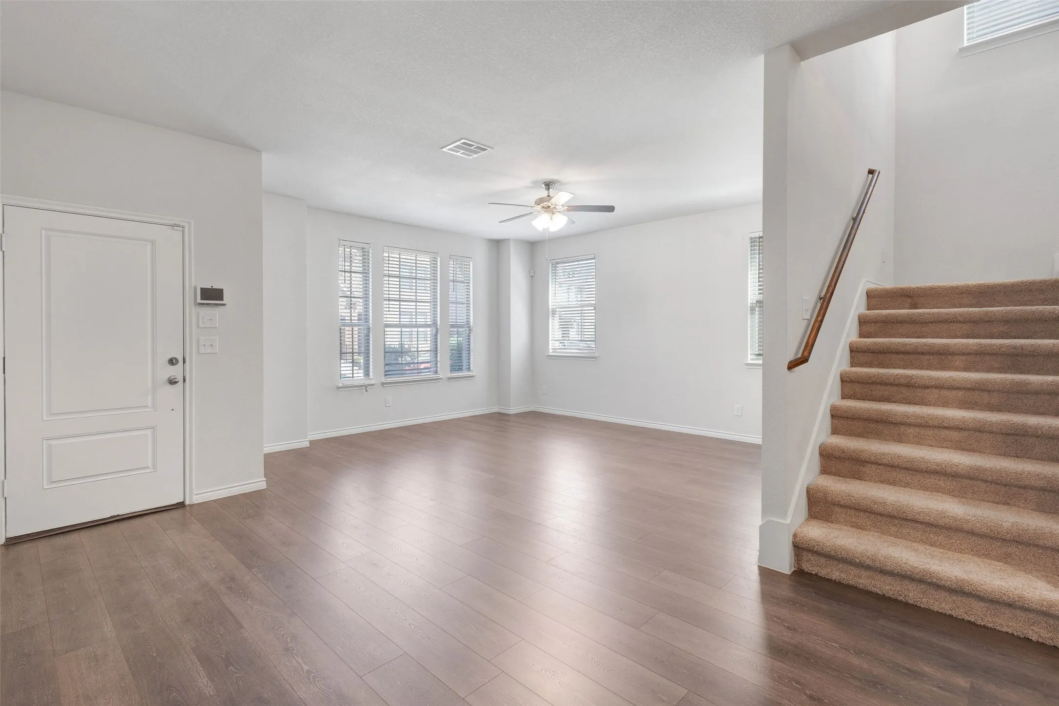 Townhouse For Sale in Dallas County , 2244 Lasso Court, Mesquite, Texas 75149, 3 Bedroom, 3 Bathroom, 2 Garage spaces, 1,815 Sqft, built in 2021, mls#21356512, Real Estate Agent in Mesquite, Homes For Sale in Dallas county, Homes For Sale in Mesquite, Realtor in Mesquite Texas, Real Estate Brokerage Independent Realty Texas, Luminita Cordes Realtor