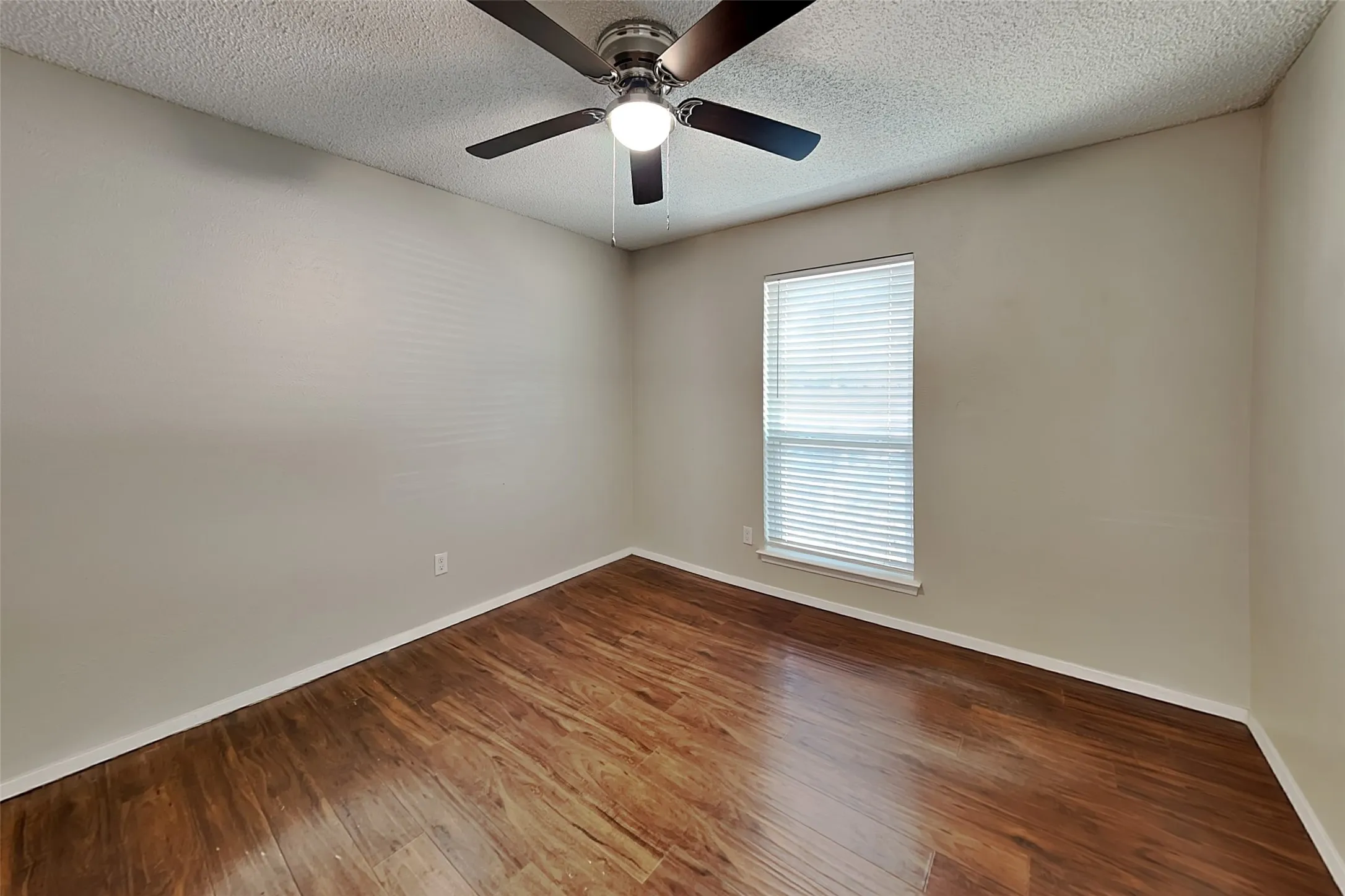 Single Family Residence For Rent in Tarrant County , 4208 Selina Court, Arlington, Texas 76016, 3 Bedroom, 2 Bathroom, 2 Garage spaces, 1,475 Sqft, built in 1979, mls#21358738, Real Estate Agent in Arlington, Homes For Rent in Tarrant county, Homes For Rent in Arlington, Realtor in Arlington Texas, Real Estate Brokerage Independent Realty Texas, Luminita Cordes Realtor