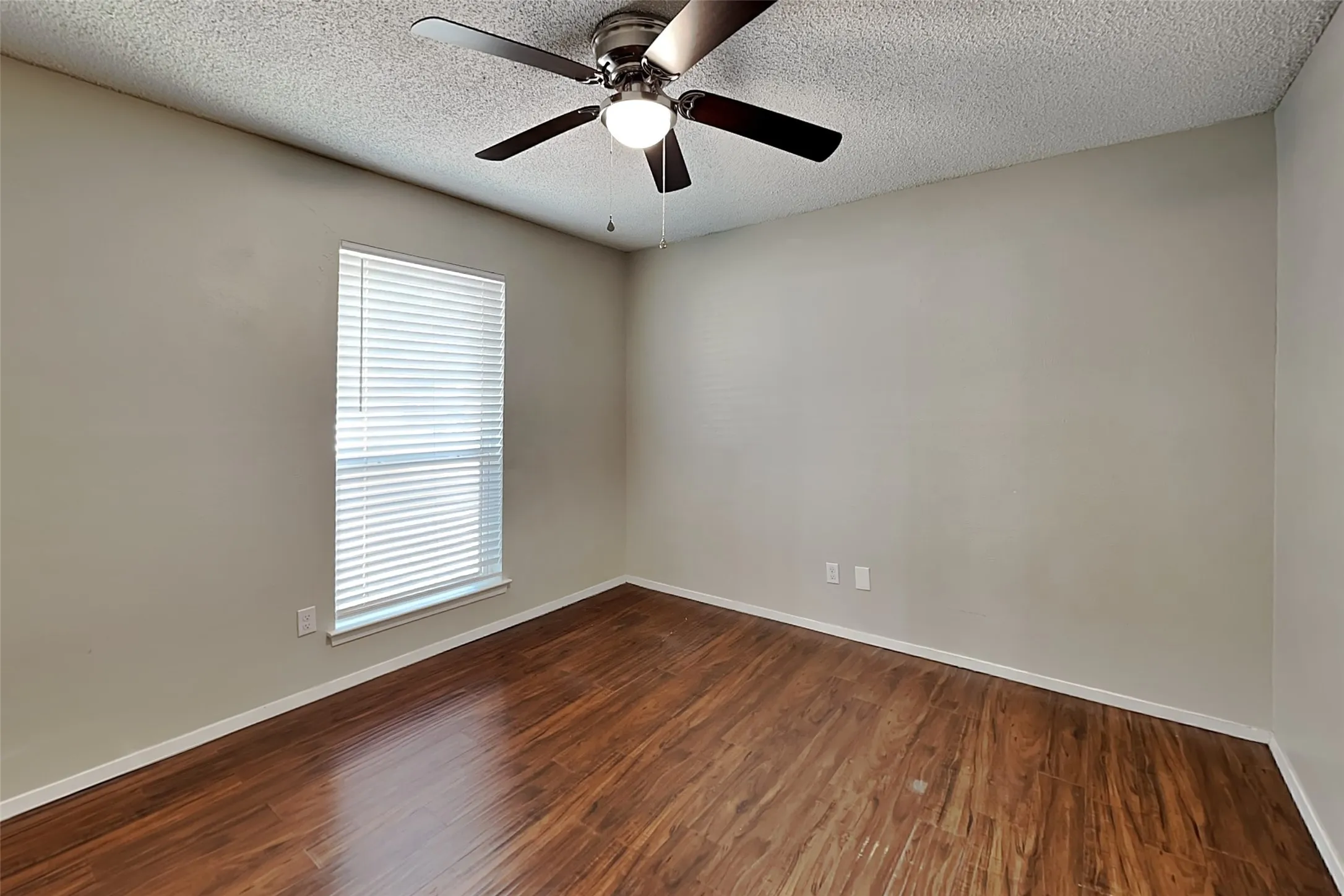 Single Family Residence For Rent in Tarrant County , 4208 Selina Court, Arlington, Texas 76016, 3 Bedroom, 2 Bathroom, 2 Garage spaces, 1,475 Sqft, built in 1979, mls#21358738, Real Estate Agent in Arlington, Homes For Rent in Tarrant county, Homes For Rent in Arlington, Realtor in Arlington Texas, Real Estate Brokerage Independent Realty Texas, Luminita Cordes Realtor