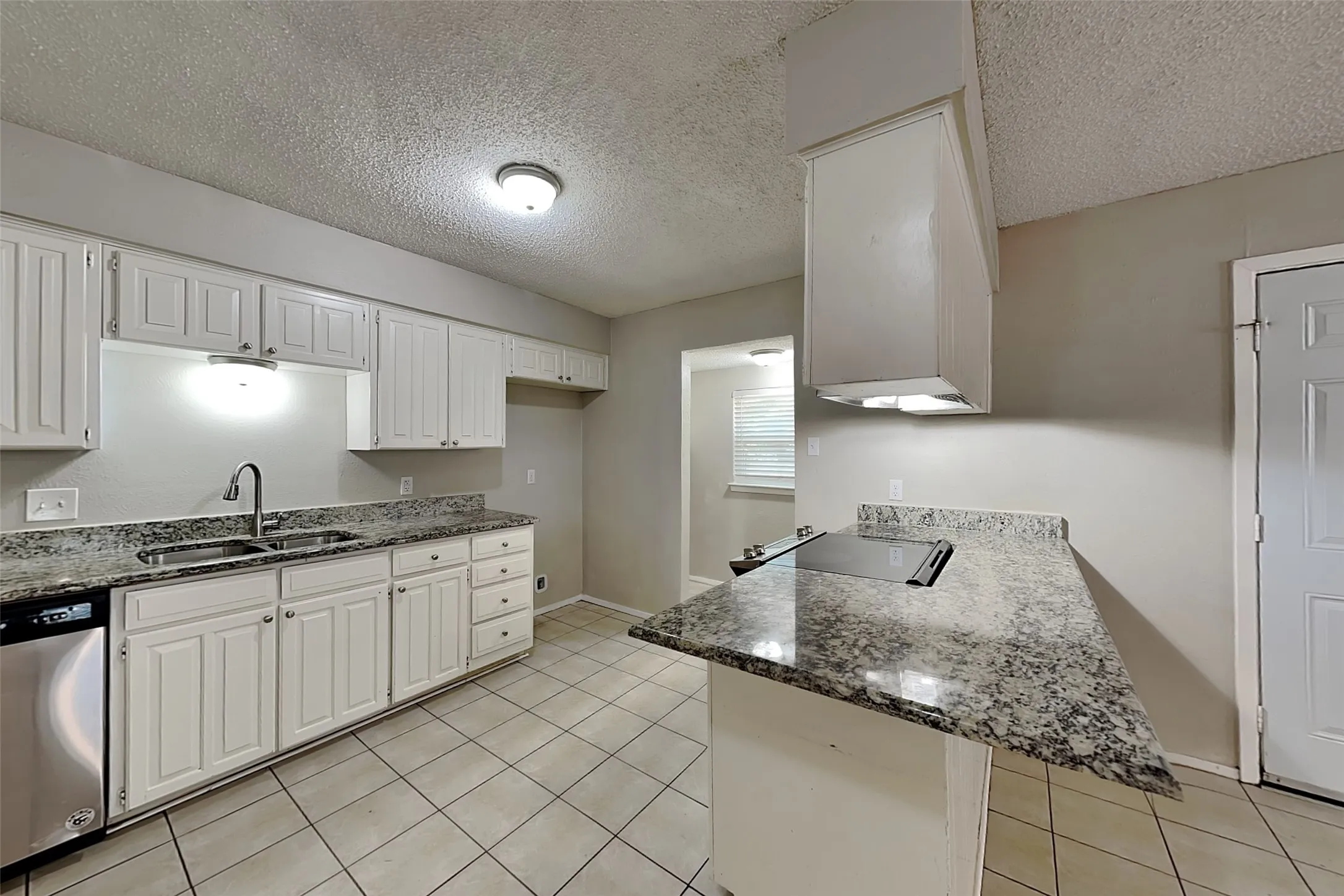 Single Family Residence For Rent in Tarrant County , 4208 Selina Court, Arlington, Texas 76016, 3 Bedroom, 2 Bathroom, 2 Garage spaces, 1,475 Sqft, built in 1979, mls#21358738, Real Estate Agent in Arlington, Homes For Rent in Tarrant county, Homes For Rent in Arlington, Realtor in Arlington Texas, Real Estate Brokerage Independent Realty Texas, Luminita Cordes Realtor