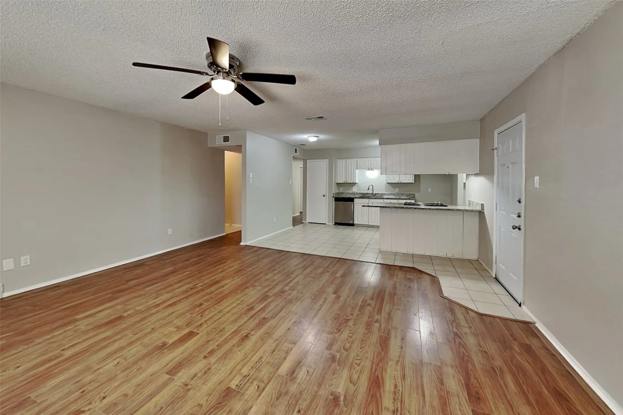 Single Family Residence For Rent in Tarrant County , 4208 Selina Court, Arlington, Texas 76016, 3 Bedroom, 2 Bathroom, 2 Garage spaces, 1,475 Sqft, built in 1979, mls#21358738, Real Estate Agent in Arlington, Homes For Rent in Tarrant county, Homes For Rent in Arlington, Realtor in Arlington Texas, Real Estate Brokerage Independent Realty Texas, Luminita Cordes Realtor