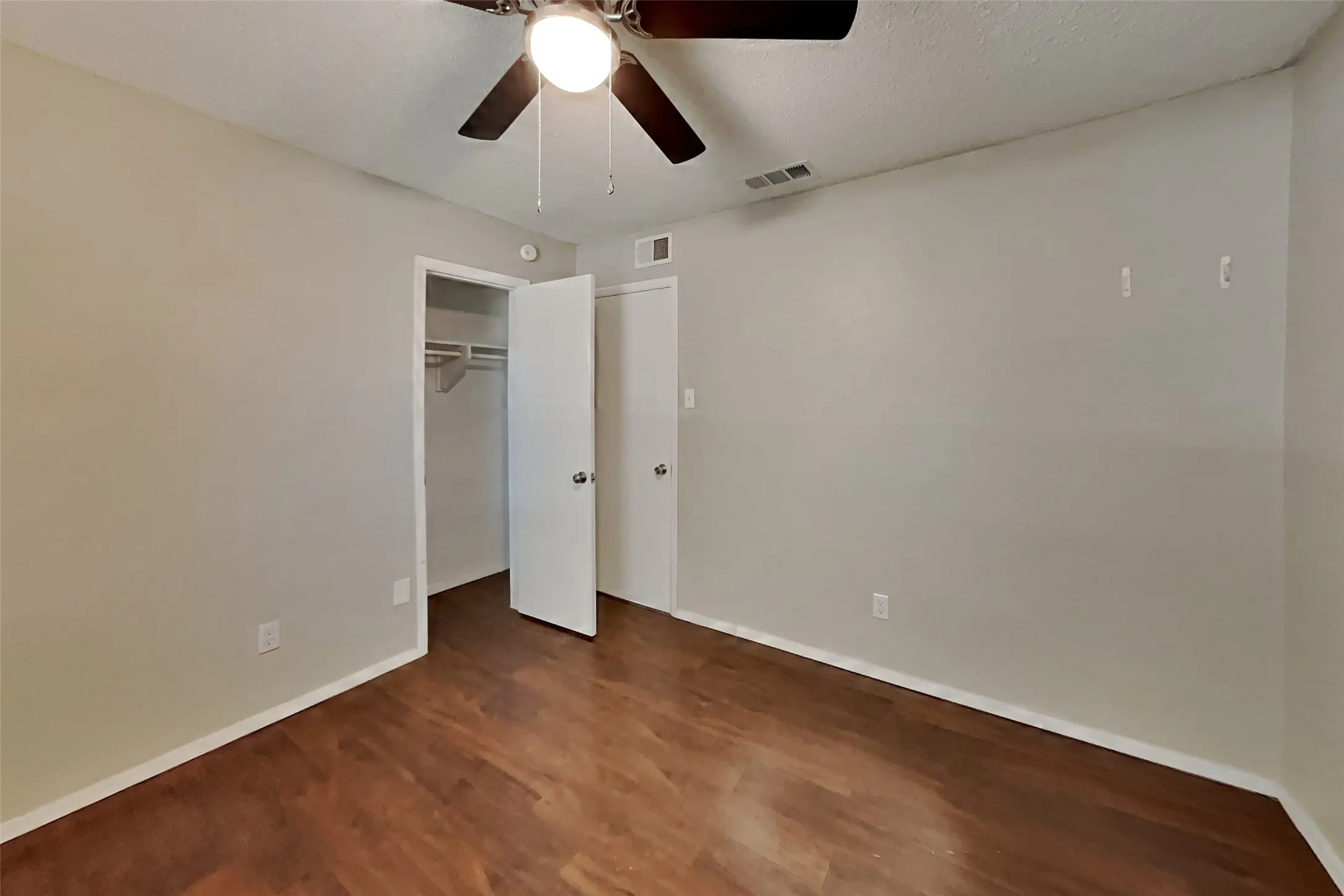 Single Family Residence For Rent in Tarrant County , 4208 Selina Court, Arlington, Texas 76016, 3 Bedroom, 2 Bathroom, 2 Garage spaces, 1,475 Sqft, built in 1979, mls#21358738, Real Estate Agent in Arlington, Homes For Rent in Tarrant county, Homes For Rent in Arlington, Realtor in Arlington Texas, Real Estate Brokerage Independent Realty Texas, Luminita Cordes Realtor