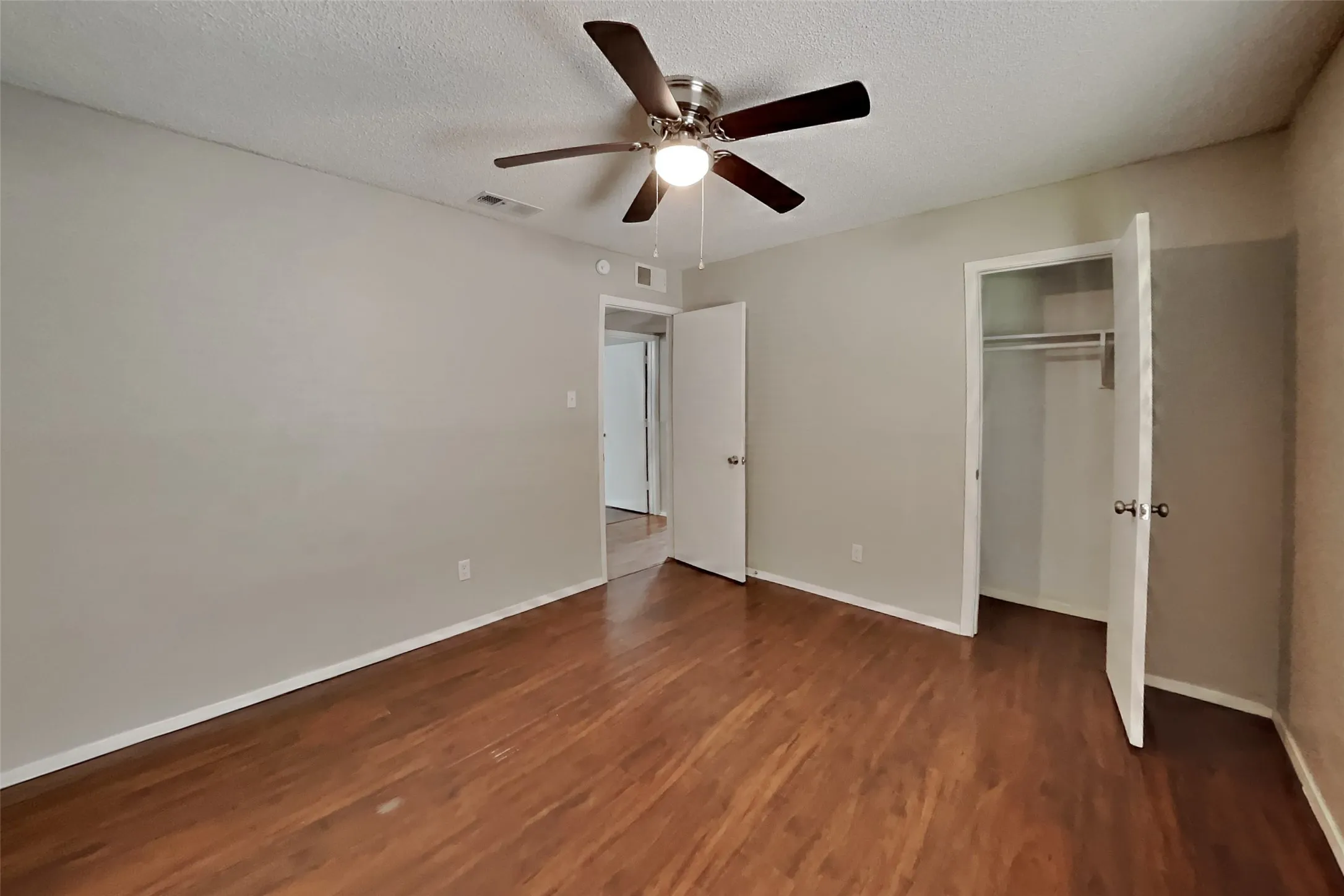 Single Family Residence For Rent in Tarrant County , 4208 Selina Court, Arlington, Texas 76016, 3 Bedroom, 2 Bathroom, 2 Garage spaces, 1,475 Sqft, built in 1979, mls#21358738, Real Estate Agent in Arlington, Homes For Rent in Tarrant county, Homes For Rent in Arlington, Realtor in Arlington Texas, Real Estate Brokerage Independent Realty Texas, Luminita Cordes Realtor