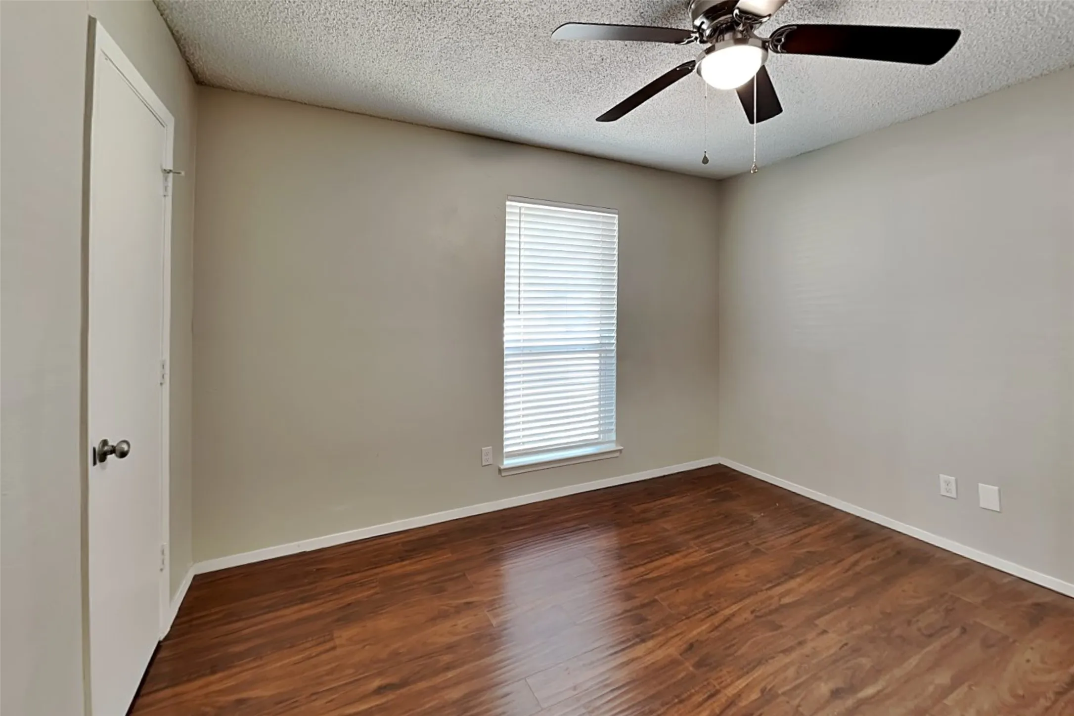 Single Family Residence For Rent in Tarrant County , 4208 Selina Court, Arlington, Texas 76016, 3 Bedroom, 2 Bathroom, 2 Garage spaces, 1,475 Sqft, built in 1979, mls#21358738, Real Estate Agent in Arlington, Homes For Rent in Tarrant county, Homes For Rent in Arlington, Realtor in Arlington Texas, Real Estate Brokerage Independent Realty Texas, Luminita Cordes Realtor