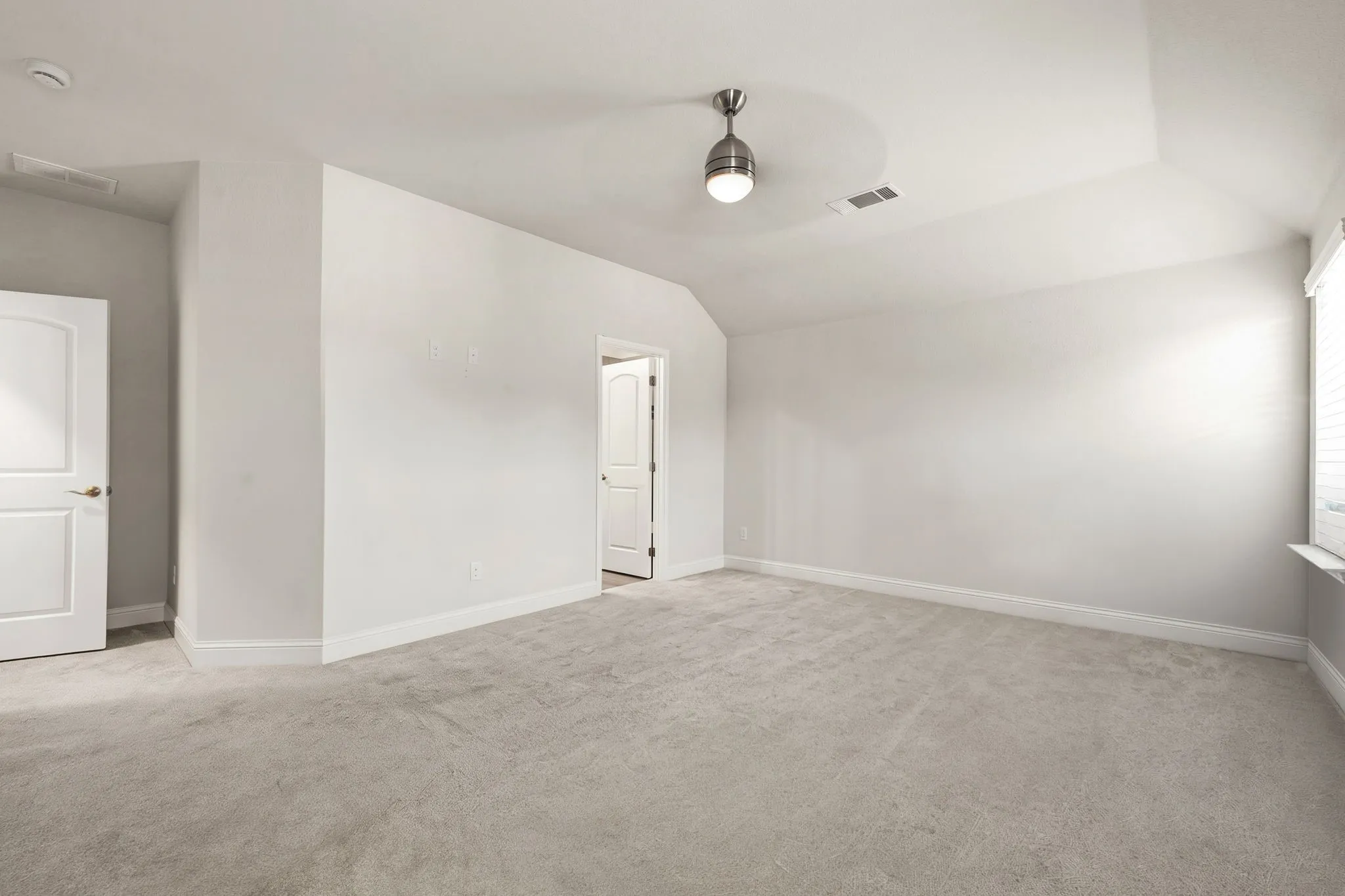 Single Family Residence For Sale in Denton County , 1043 Running Bay, Frisco, Texas 75036, 4 Bedroom, 5 Bathroom, 3 Garage spaces, 4,598 Sqft, built in 2015, mls#21358747, Real Estate Agent in Frisco, Homes For Sale in Denton county, Homes For Sale in Frisco, Realtor in Frisco Texas, Real Estate Brokerage Independent Realty Texas, Luminita Cordes Realtor