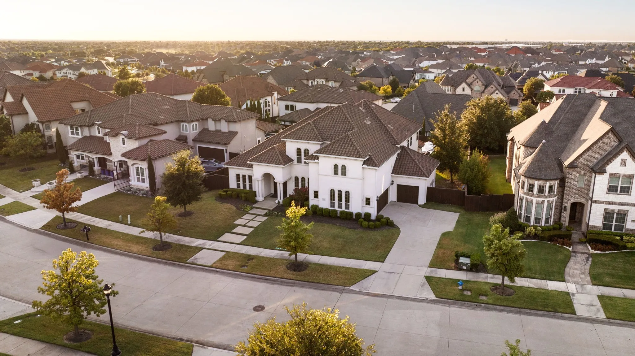 Single Family Residence For Sale in Denton County , 1043 Running Bay, Frisco, Texas 75036, 4 Bedroom, 5 Bathroom, 3 Garage spaces, 4,598 Sqft, built in 2015, mls#21358747, Real Estate Agent in Frisco, Homes For Sale in Denton county, Homes For Sale in Frisco, Realtor in Frisco Texas, Real Estate Brokerage Independent Realty Texas, Luminita Cordes Realtor