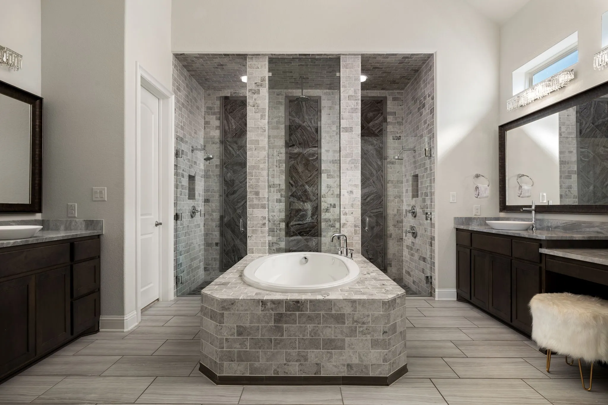 Single Family Residence For Sale in Denton County , 1043 Running Bay, Frisco, Texas 75036, 4 Bedroom, 5 Bathroom, 3 Garage spaces, 4,598 Sqft, built in 2015, mls#21358747, Real Estate Agent in Frisco, Homes For Sale in Denton county, Homes For Sale in Frisco, Realtor in Frisco Texas, Real Estate Brokerage Independent Realty Texas, Luminita Cordes Realtor