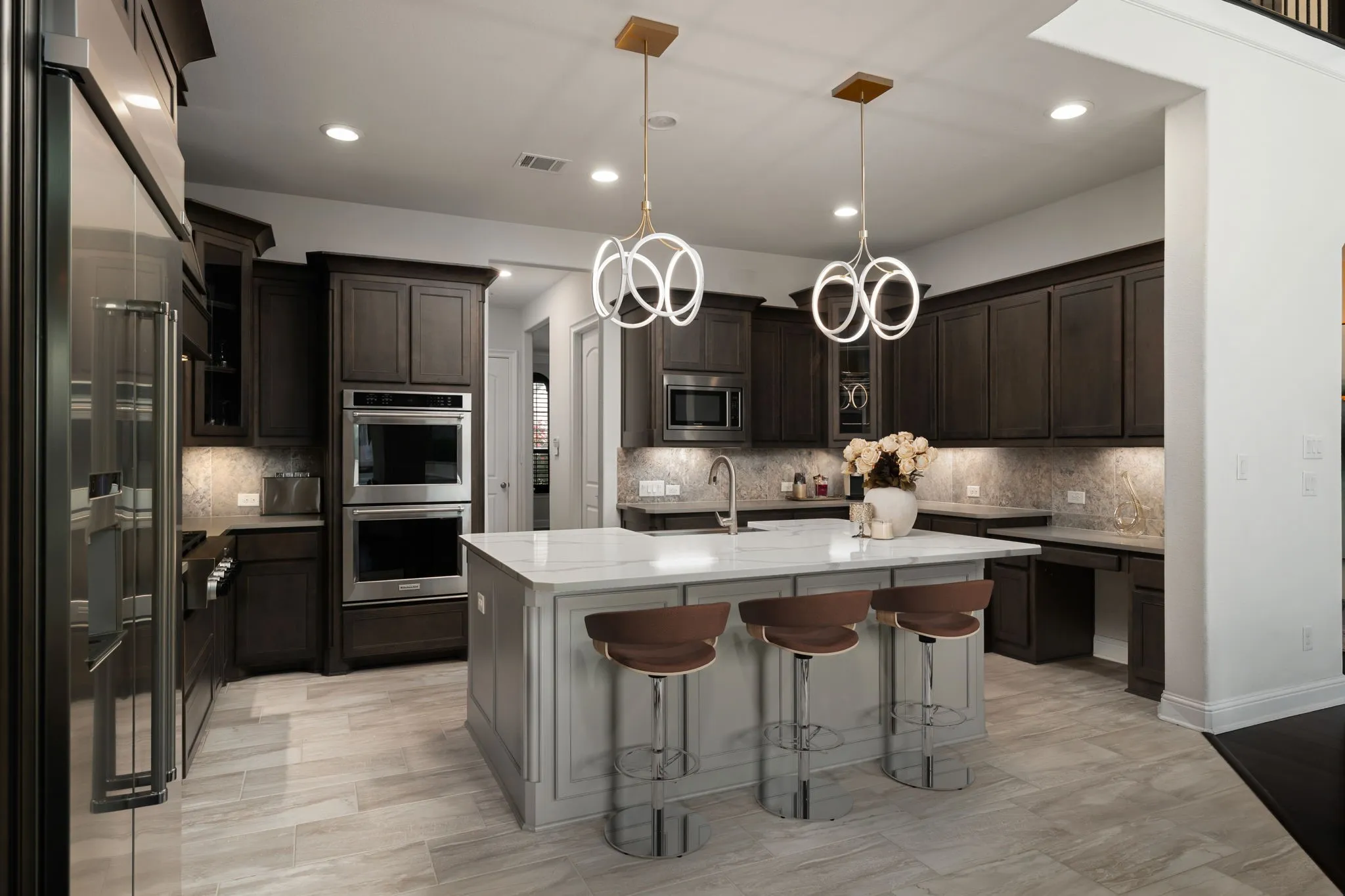 Single Family Residence For Sale in Denton County , 1043 Running Bay, Frisco, Texas 75036, 4 Bedroom, 5 Bathroom, 3 Garage spaces, 4,598 Sqft, built in 2015, mls#21358747, Real Estate Agent in Frisco, Homes For Sale in Denton county, Homes For Sale in Frisco, Realtor in Frisco Texas, Real Estate Brokerage Independent Realty Texas, Luminita Cordes Realtor