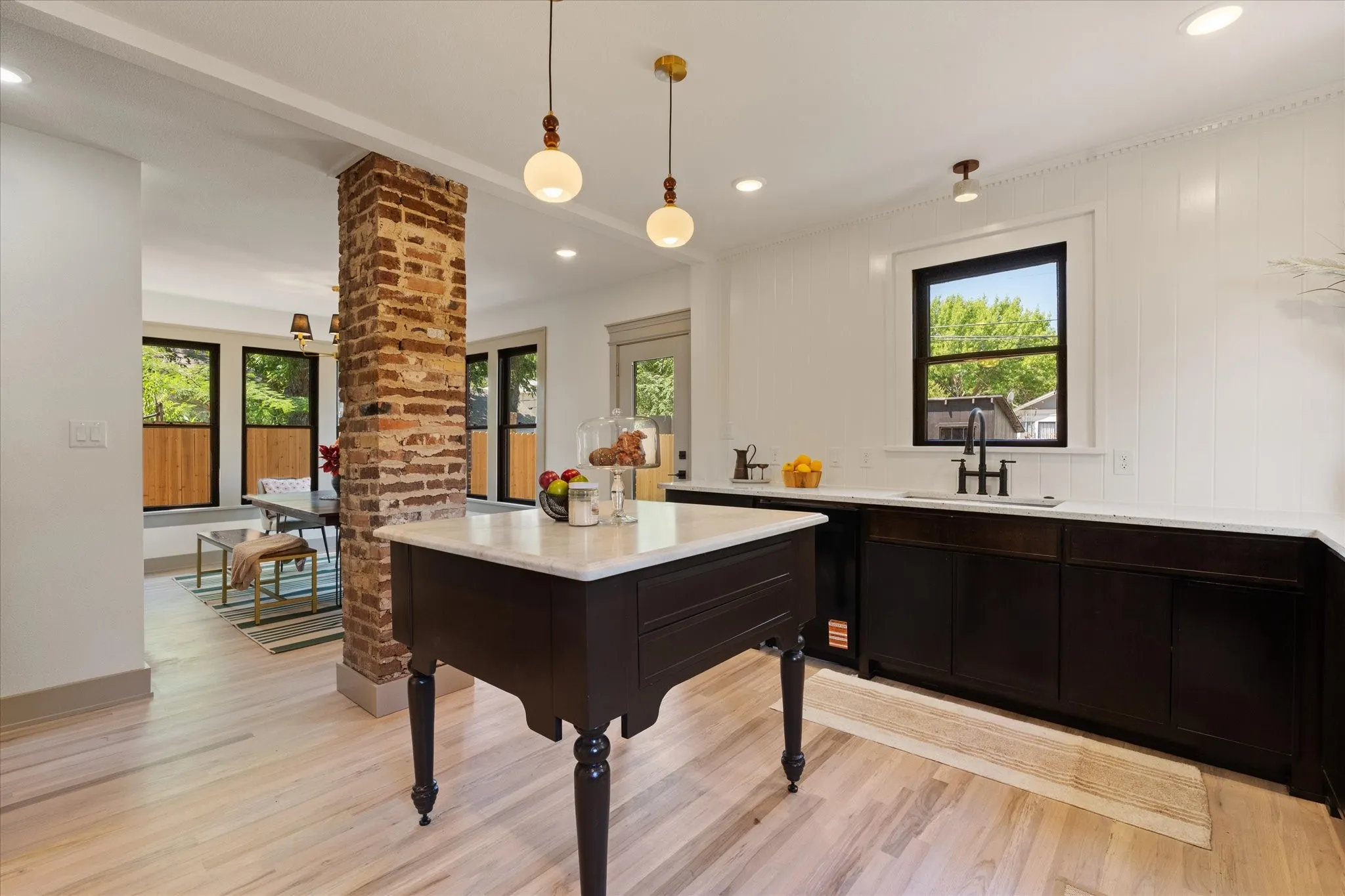 Single Family Residence For Sale in Tarrant County , 1718 S Adams Street, Fort Worth, Texas 76110, 5 Bedroom, 3 Bathroom, Garage spaces, 2,864 Sqft, built in 1921, mls#21356896, Real Estate Agent in Fort Worth, Homes For Sale in Tarrant county, Homes For Sale in Fort Worth, Realtor in Fort Worth Texas, Real Estate Brokerage Independent Realty Texas, Luminita Cordes Realtor
