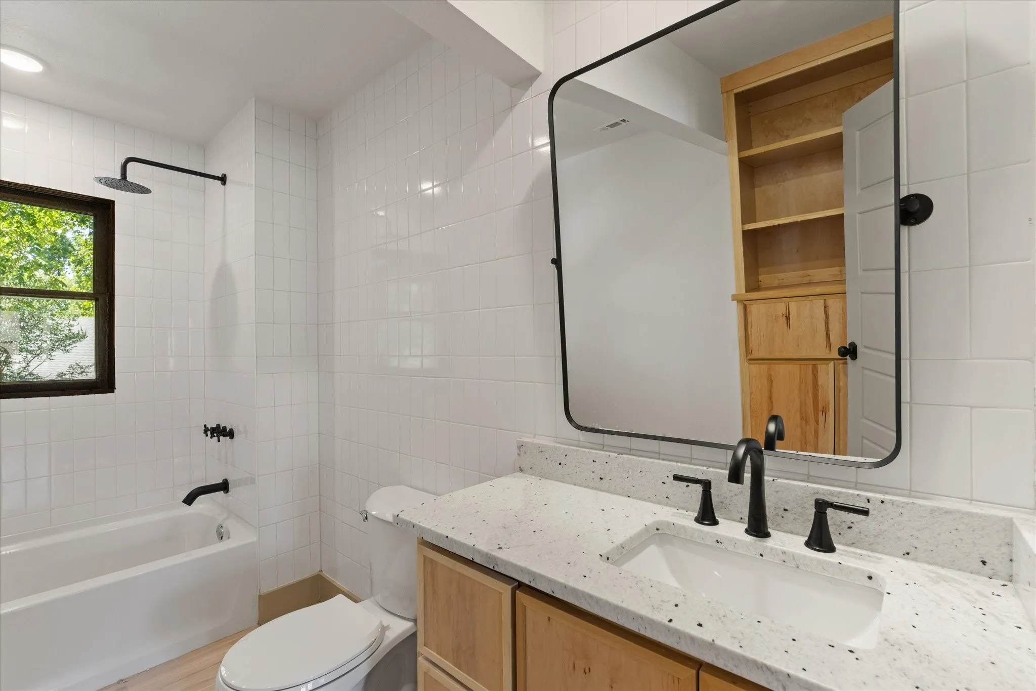 Single Family Residence For Sale in Tarrant County , 1718 S Adams Street, Fort Worth, Texas 76110, 5 Bedroom, 3 Bathroom, Garage spaces, 2,864 Sqft, built in 1921, mls#21356896, Real Estate Agent in Fort Worth, Homes For Sale in Tarrant county, Homes For Sale in Fort Worth, Realtor in Fort Worth Texas, Real Estate Brokerage Independent Realty Texas, Luminita Cordes Realtor