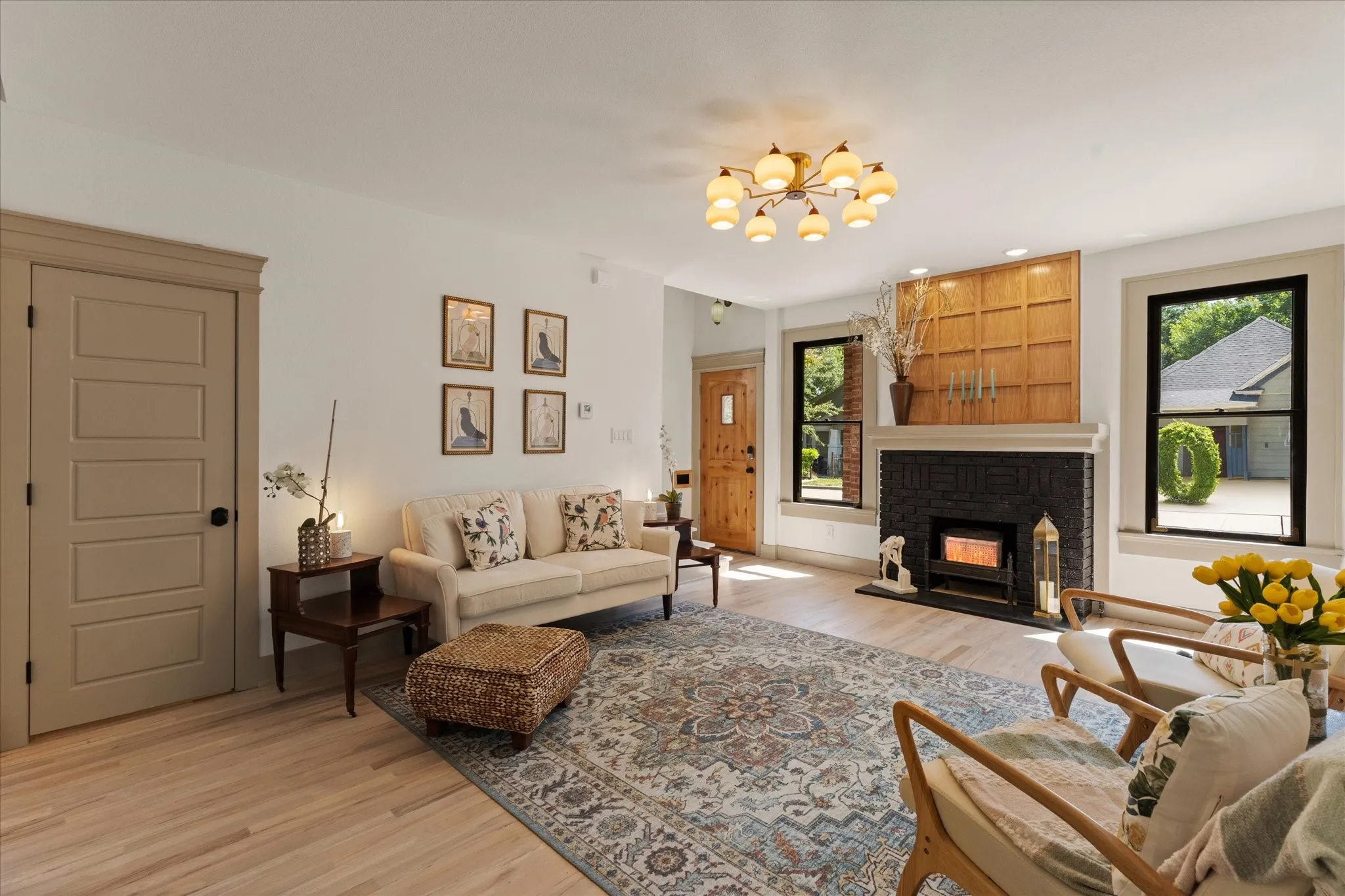 Single Family Residence For Sale in Tarrant County , 1718 S Adams Street, Fort Worth, Texas 76110, 5 Bedroom, 3 Bathroom, Garage spaces, 2,864 Sqft, built in 1921, mls#21356896, Real Estate Agent in Fort Worth, Homes For Sale in Tarrant county, Homes For Sale in Fort Worth, Realtor in Fort Worth Texas, Real Estate Brokerage Independent Realty Texas, Luminita Cordes Realtor