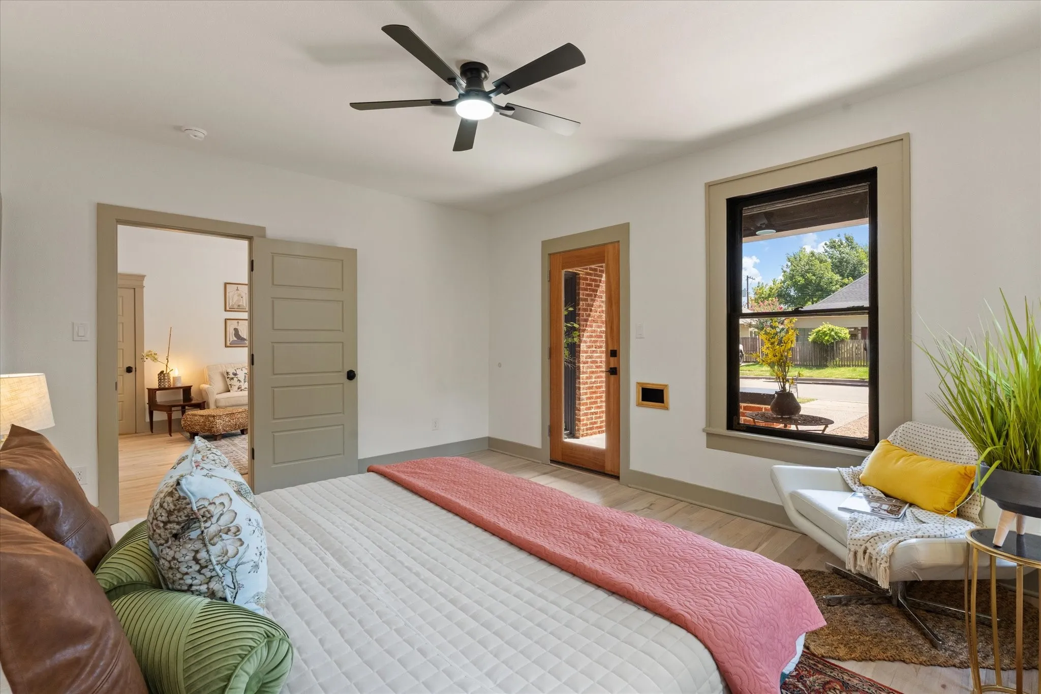 Single Family Residence For Sale in Tarrant County , 1718 S Adams Street, Fort Worth, Texas 76110, 5 Bedroom, 3 Bathroom, Garage spaces, 2,864 Sqft, built in 1921, mls#21356896, Real Estate Agent in Fort Worth, Homes For Sale in Tarrant county, Homes For Sale in Fort Worth, Realtor in Fort Worth Texas, Real Estate Brokerage Independent Realty Texas, Luminita Cordes Realtor