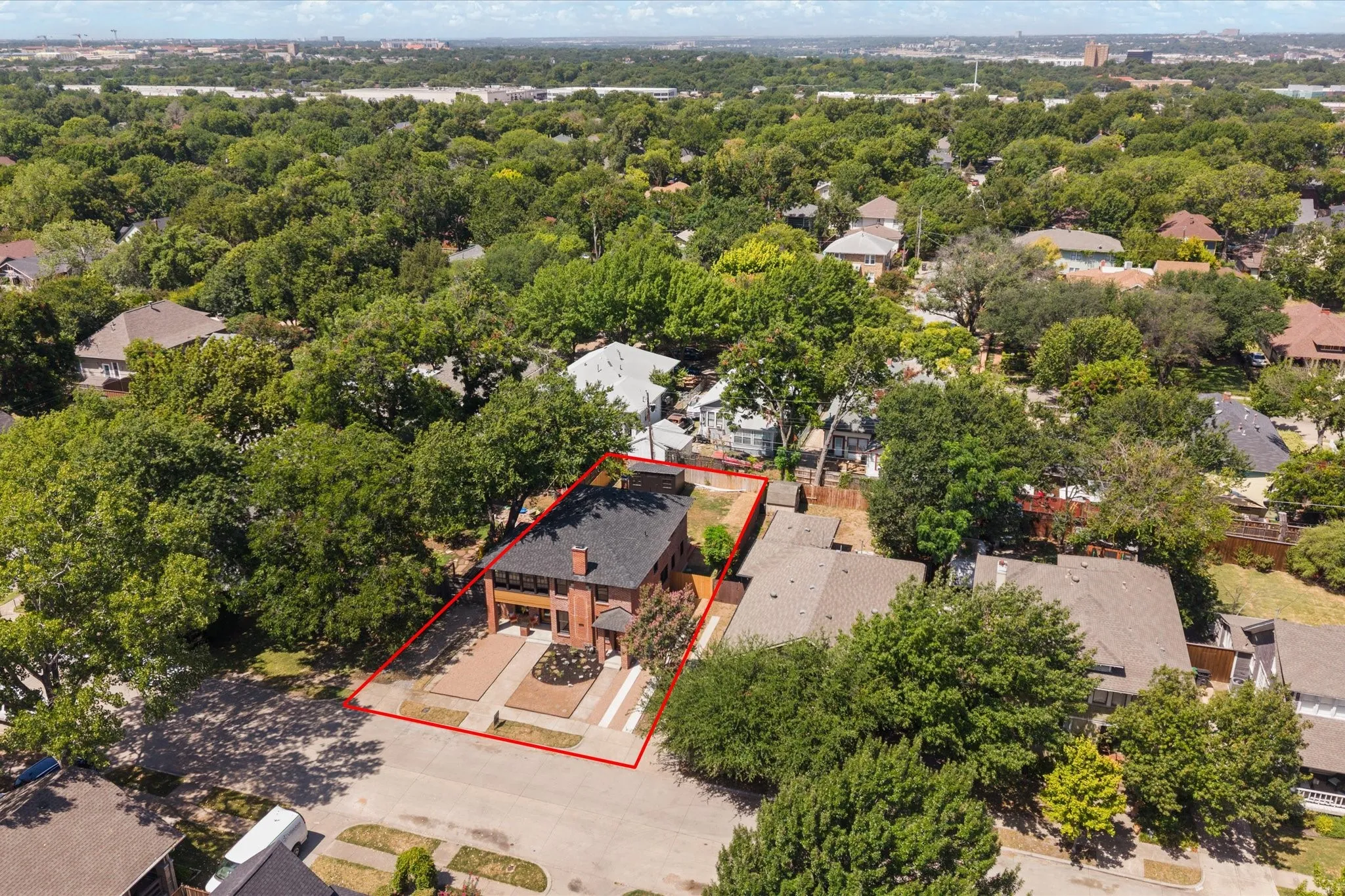 Single Family Residence For Sale in Tarrant County , 1718 S Adams Street, Fort Worth, Texas 76110, 5 Bedroom, 3 Bathroom, Garage spaces, 2,864 Sqft, built in 1921, mls#21356896, Real Estate Agent in Fort Worth, Homes For Sale in Tarrant county, Homes For Sale in Fort Worth, Realtor in Fort Worth Texas, Real Estate Brokerage Independent Realty Texas, Luminita Cordes Realtor