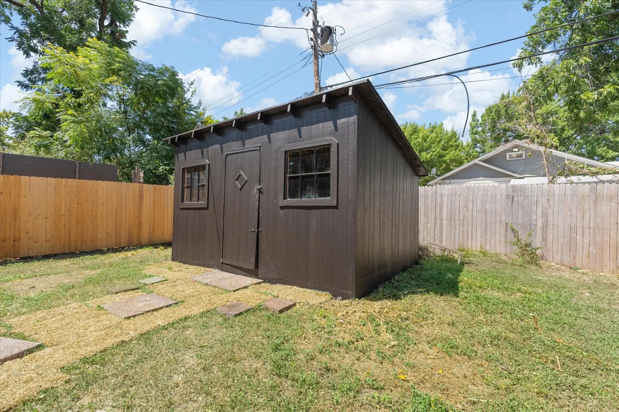 Single Family Residence For Sale in Tarrant County , 1718 S Adams Street, Fort Worth, Texas 76110, 5 Bedroom, 3 Bathroom, Garage spaces, 2,864 Sqft, built in 1921, mls#21356896, Real Estate Agent in Fort Worth, Homes For Sale in Tarrant county, Homes For Sale in Fort Worth, Realtor in Fort Worth Texas, Real Estate Brokerage Independent Realty Texas, Luminita Cordes Realtor