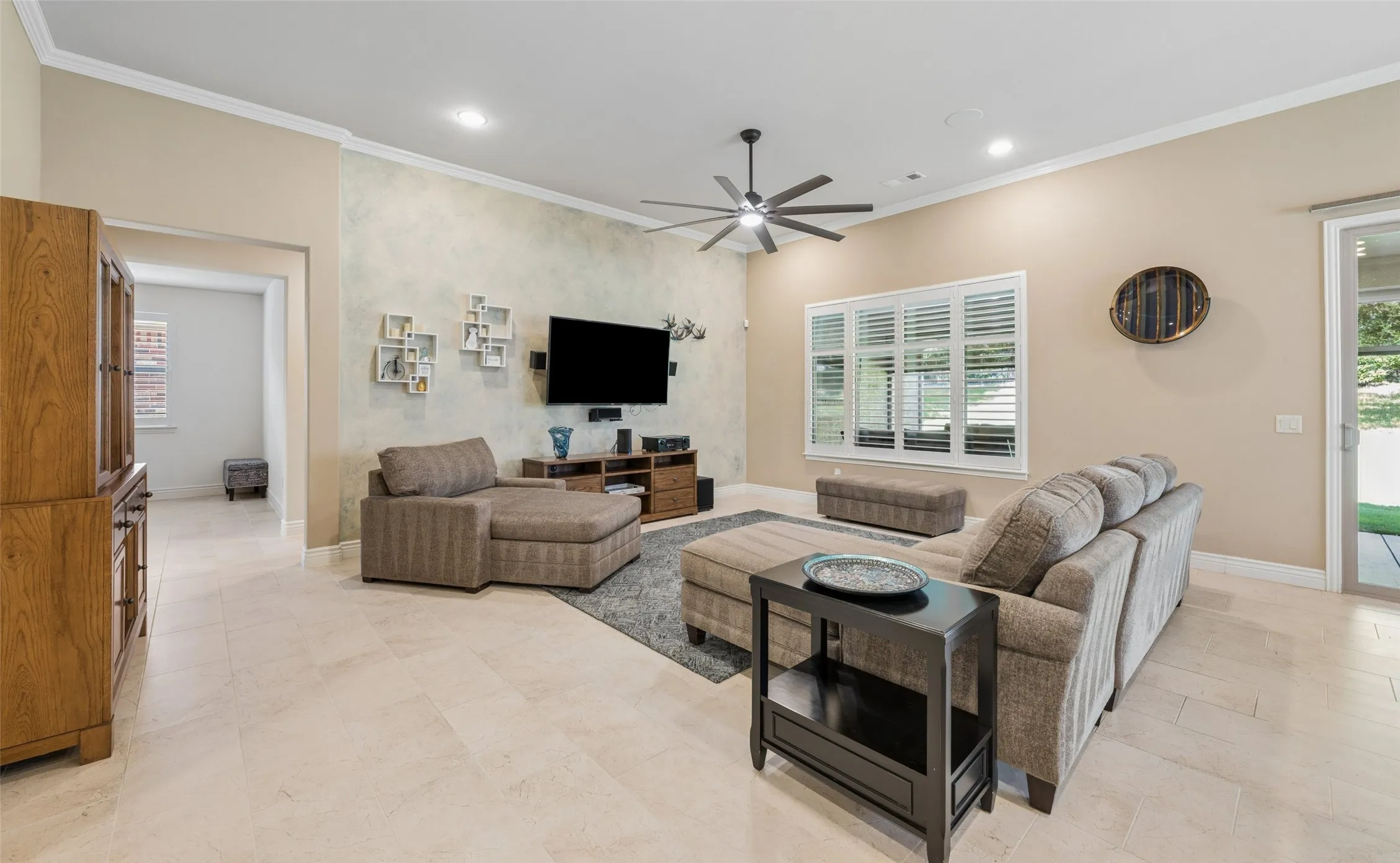 Single Family Residence For Sale in Denton County , 9905 Teakwood Avenue, Denton, Texas 76207, 2 Bedroom, 3 Bathroom, 3 Garage spaces, 1,819 Sqft, built in 2015, mls#21354099, Real Estate Agent in Denton, Homes For Sale in Denton county, Homes For Sale in Denton, Realtor in Denton Texas, Real Estate Brokerage Independent Realty Texas, Luminita Cordes Realtor