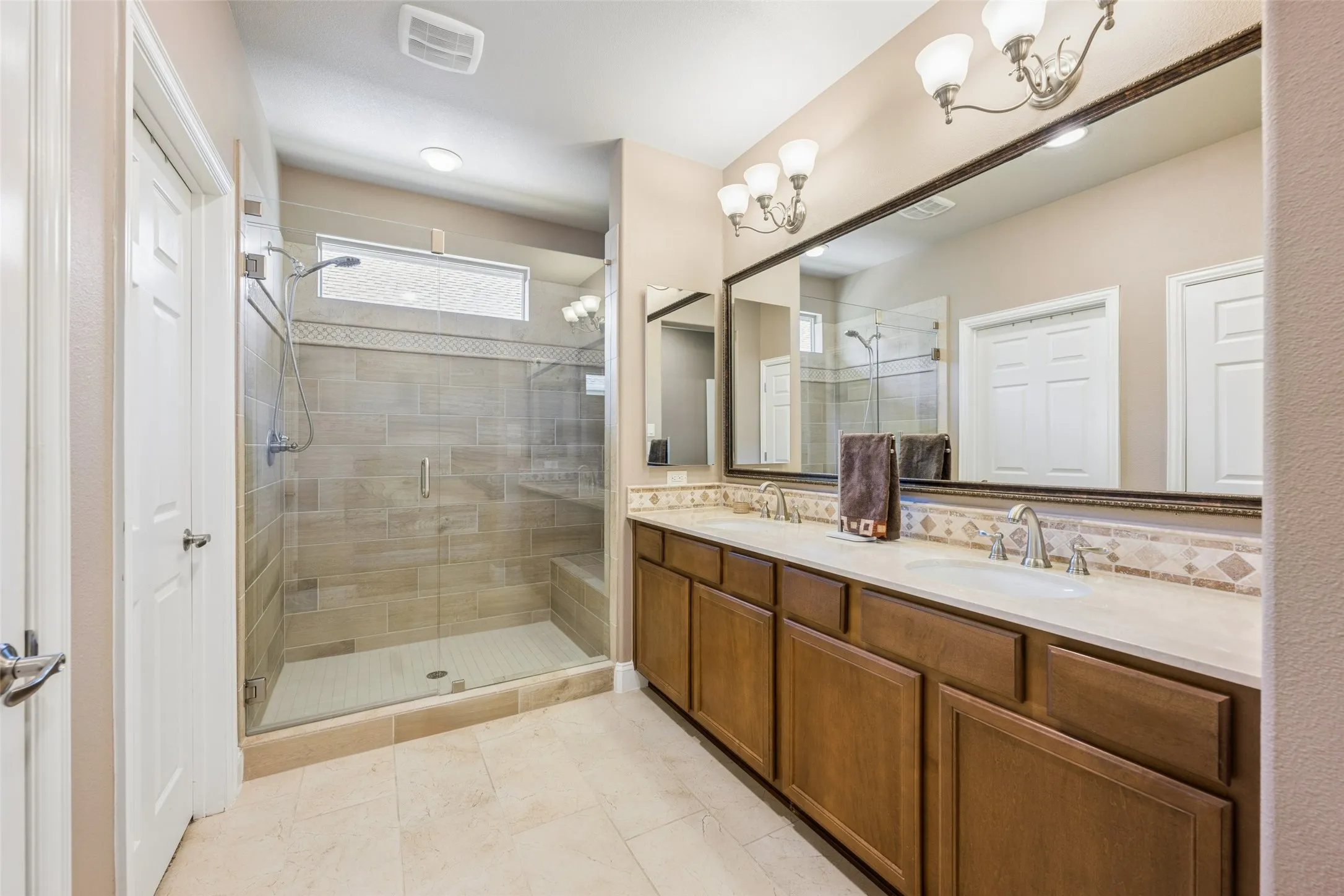 Single Family Residence For Sale in Denton County , 9905 Teakwood Avenue, Denton, Texas 76207, 2 Bedroom, 3 Bathroom, 3 Garage spaces, 1,819 Sqft, built in 2015, mls#21354099, Real Estate Agent in Denton, Homes For Sale in Denton county, Homes For Sale in Denton, Realtor in Denton Texas, Real Estate Brokerage Independent Realty Texas, Luminita Cordes Realtor