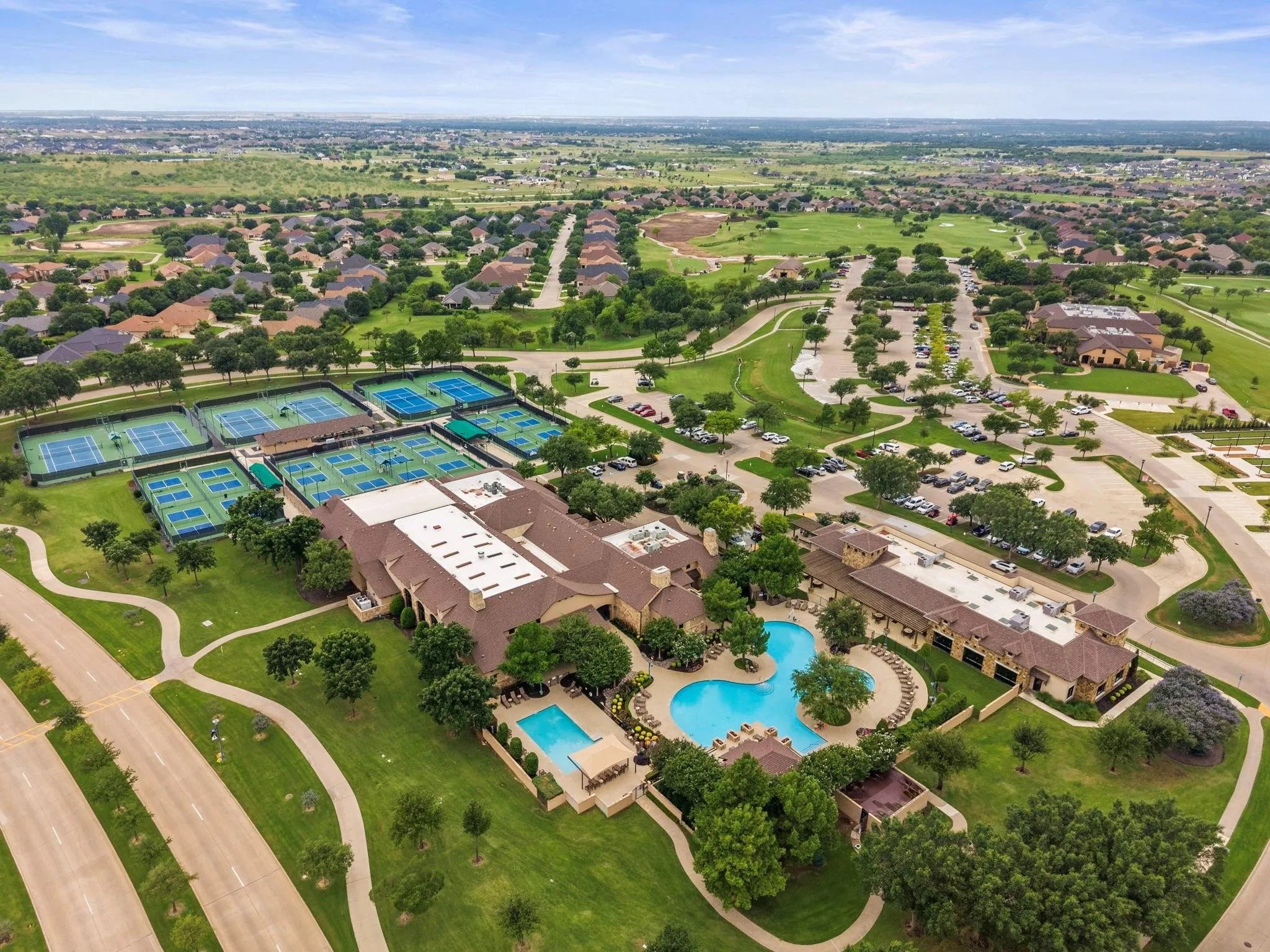 Single Family Residence For Sale in Denton County , 9905 Teakwood Avenue, Denton, Texas 76207, 2 Bedroom, 3 Bathroom, 3 Garage spaces, 1,819 Sqft, built in 2015, mls#21354099, Real Estate Agent in Denton, Homes For Sale in Denton county, Homes For Sale in Denton, Realtor in Denton Texas, Real Estate Brokerage Independent Realty Texas, Luminita Cordes Realtor