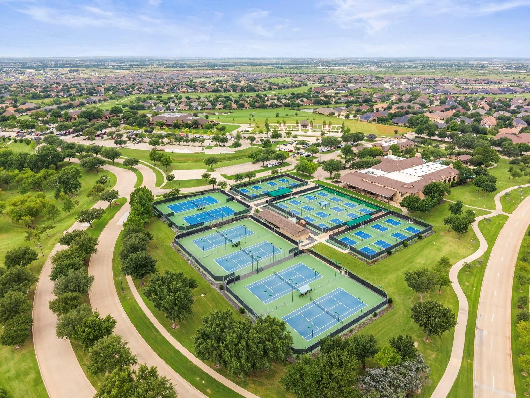 Single Family Residence For Sale in Denton County , 9905 Teakwood Avenue, Denton, Texas 76207, 2 Bedroom, 3 Bathroom, 3 Garage spaces, 1,819 Sqft, built in 2015, mls#21354099, Real Estate Agent in Denton, Homes For Sale in Denton county, Homes For Sale in Denton, Realtor in Denton Texas, Real Estate Brokerage Independent Realty Texas, Luminita Cordes Realtor