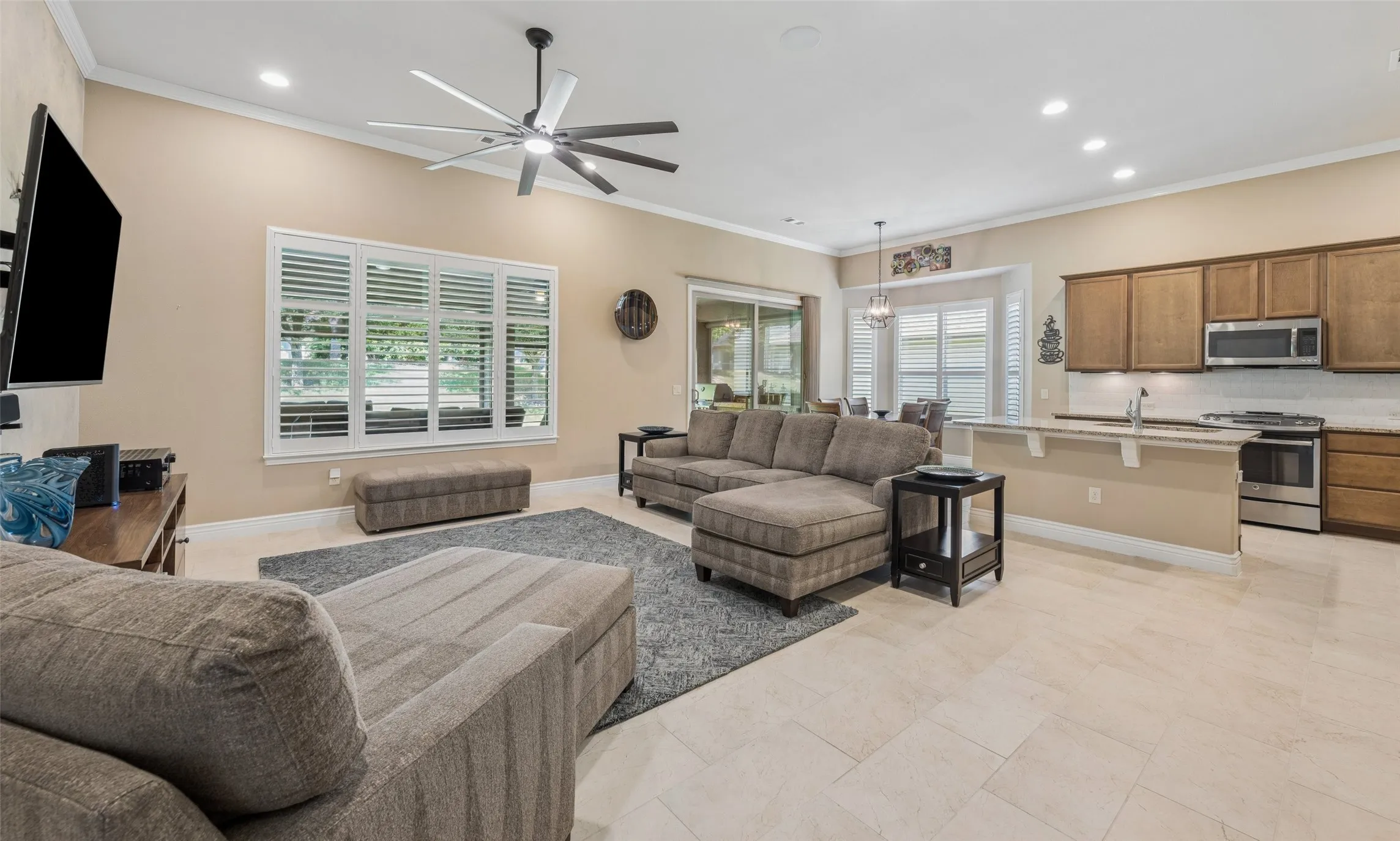 Single Family Residence For Sale in Denton County , 9905 Teakwood Avenue, Denton, Texas 76207, 2 Bedroom, 3 Bathroom, 3 Garage spaces, 1,819 Sqft, built in 2015, mls#21354099, Real Estate Agent in Denton, Homes For Sale in Denton county, Homes For Sale in Denton, Realtor in Denton Texas, Real Estate Brokerage Independent Realty Texas, Luminita Cordes Realtor
